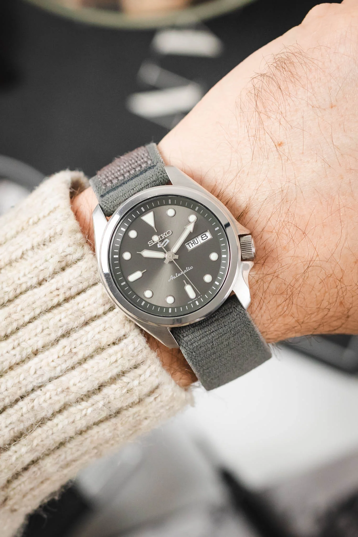 Hirsch VOCEM Fabric Watch Strap in GREY - Image 2