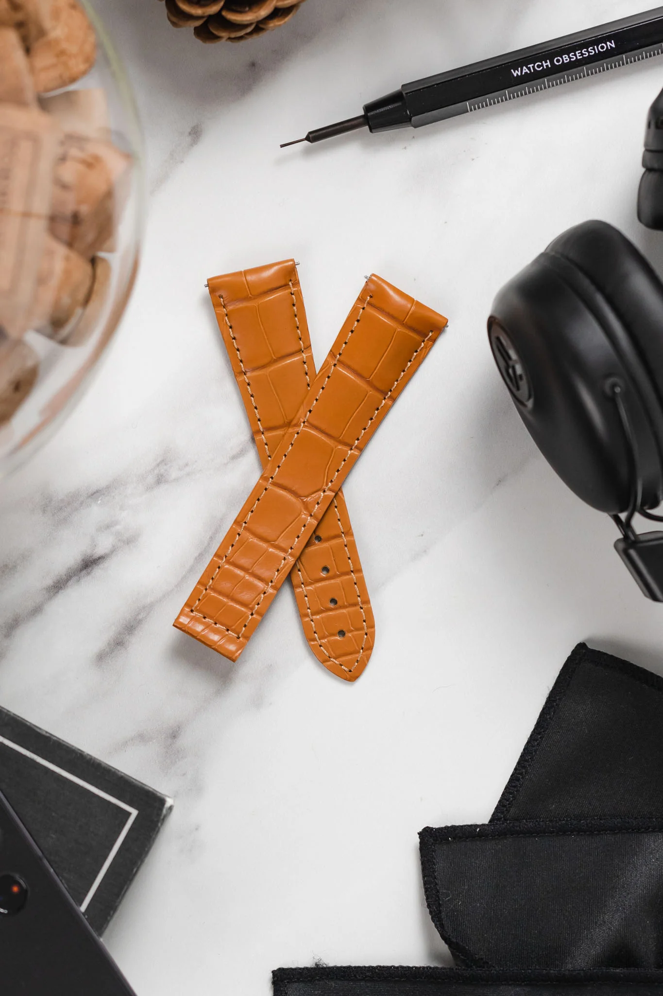 Hirsch VOYAGER Alligator Deployment Watch Strap in HONEY - Image 4