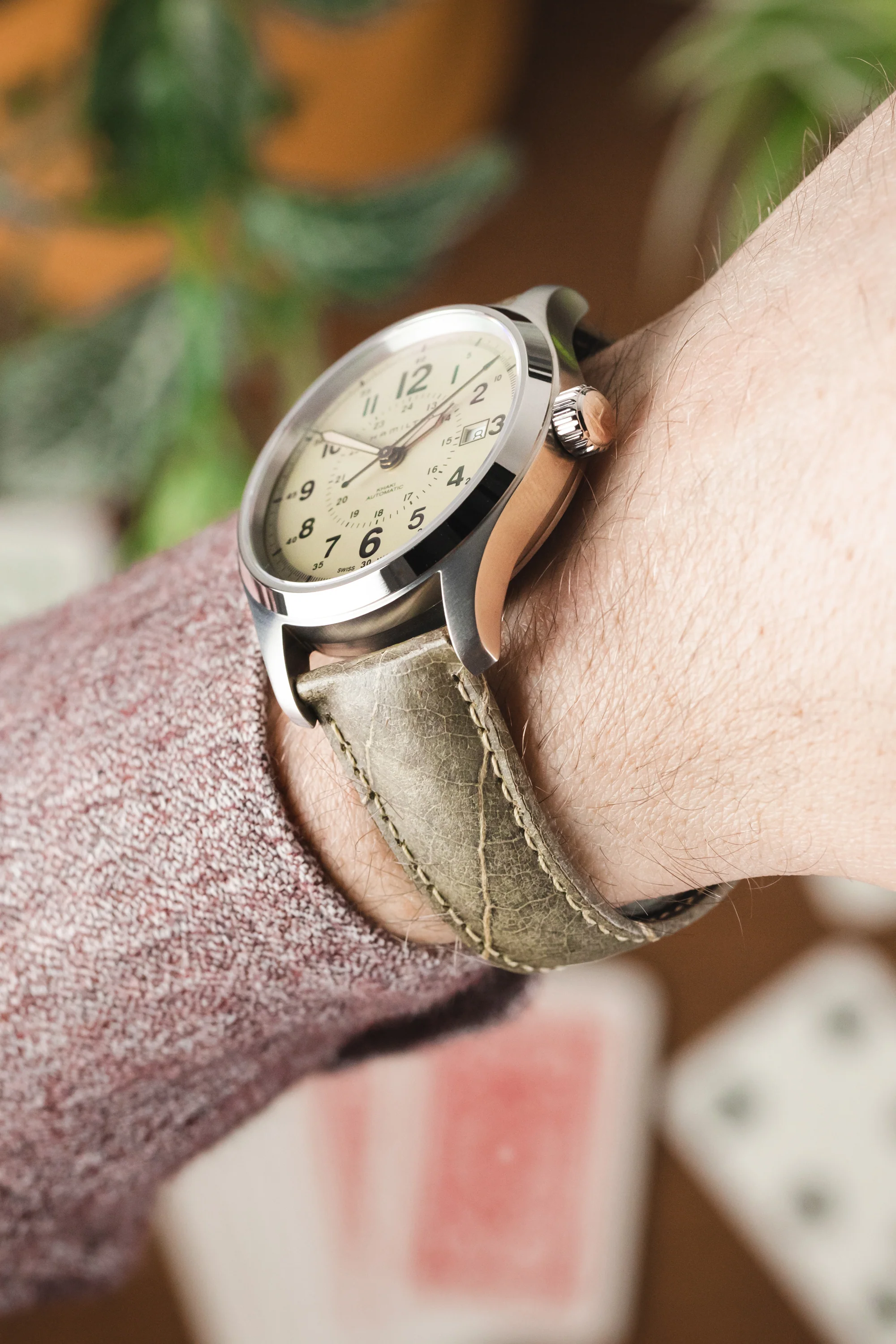Hirsch WINE Vineyard-Leaf Vegan Watch Strap in GREEN - Image 2