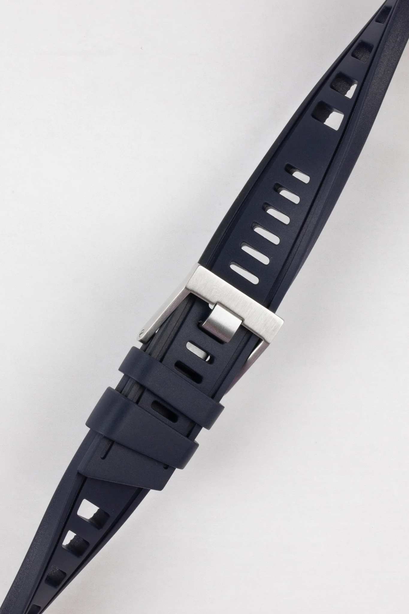 ISOfrane Rubber Dive Watch Strap in BLUE - Image 3