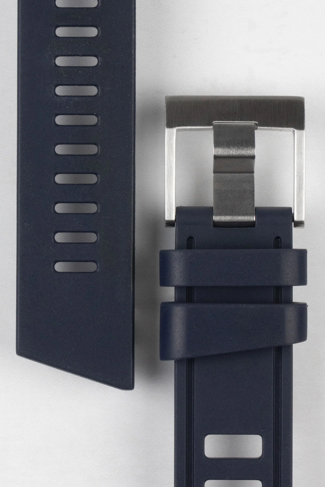 ISOfrane Rubber Dive Watch Strap in BLUE - Image 5