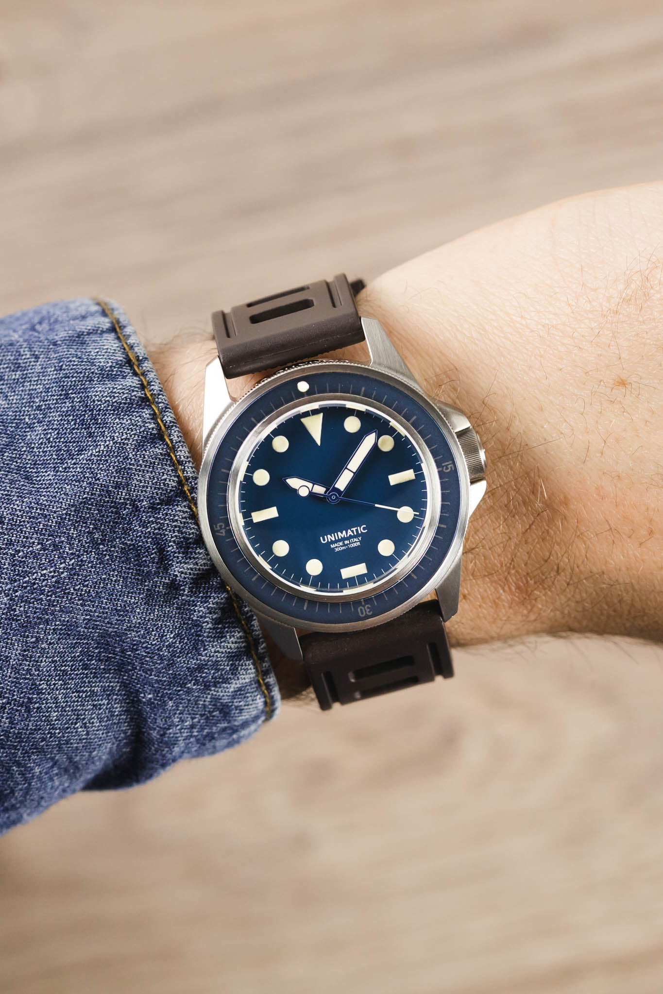 ISOfrane Rubber Dive Watch Strap in BROWN - Image 2