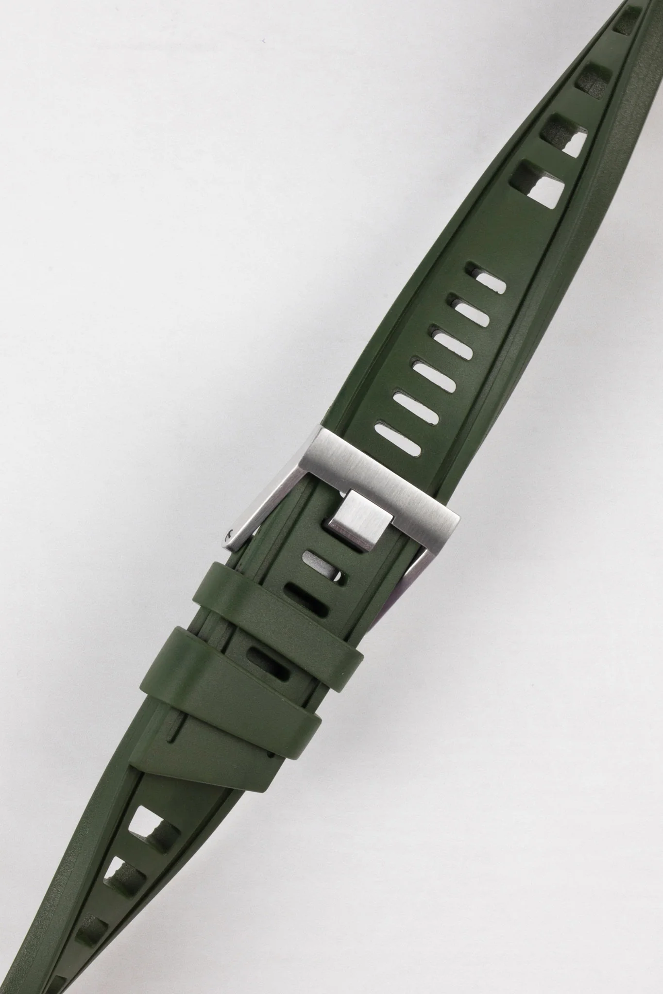 ISOfrane Rubber Dive Watch Strap in MILITARY GREEN - Image 3