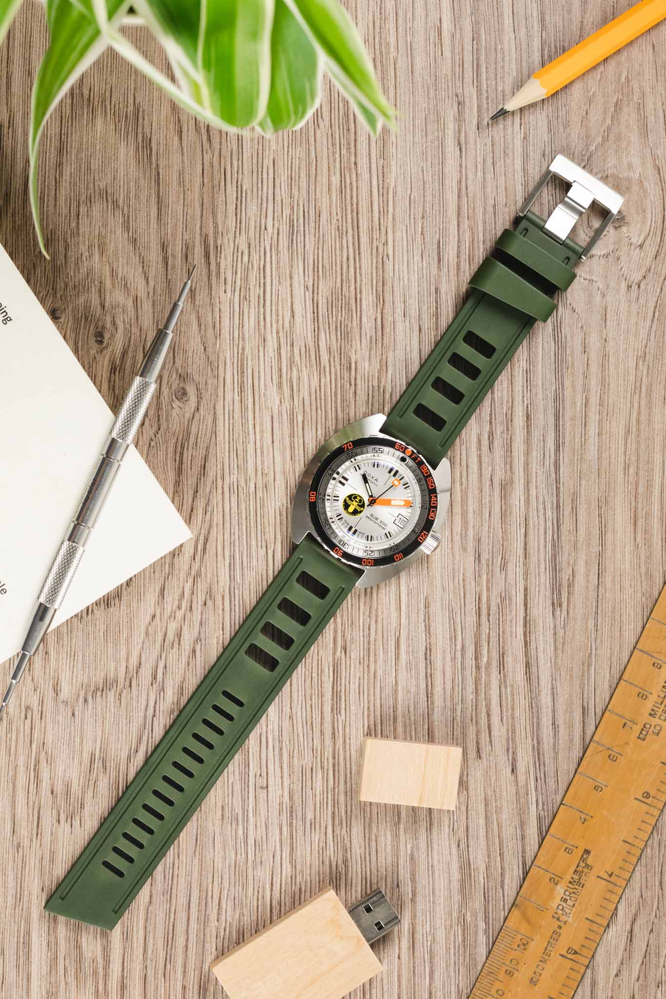 ISOfrane Rubber Dive Watch Strap in MILITARY GREEN - Image 4
