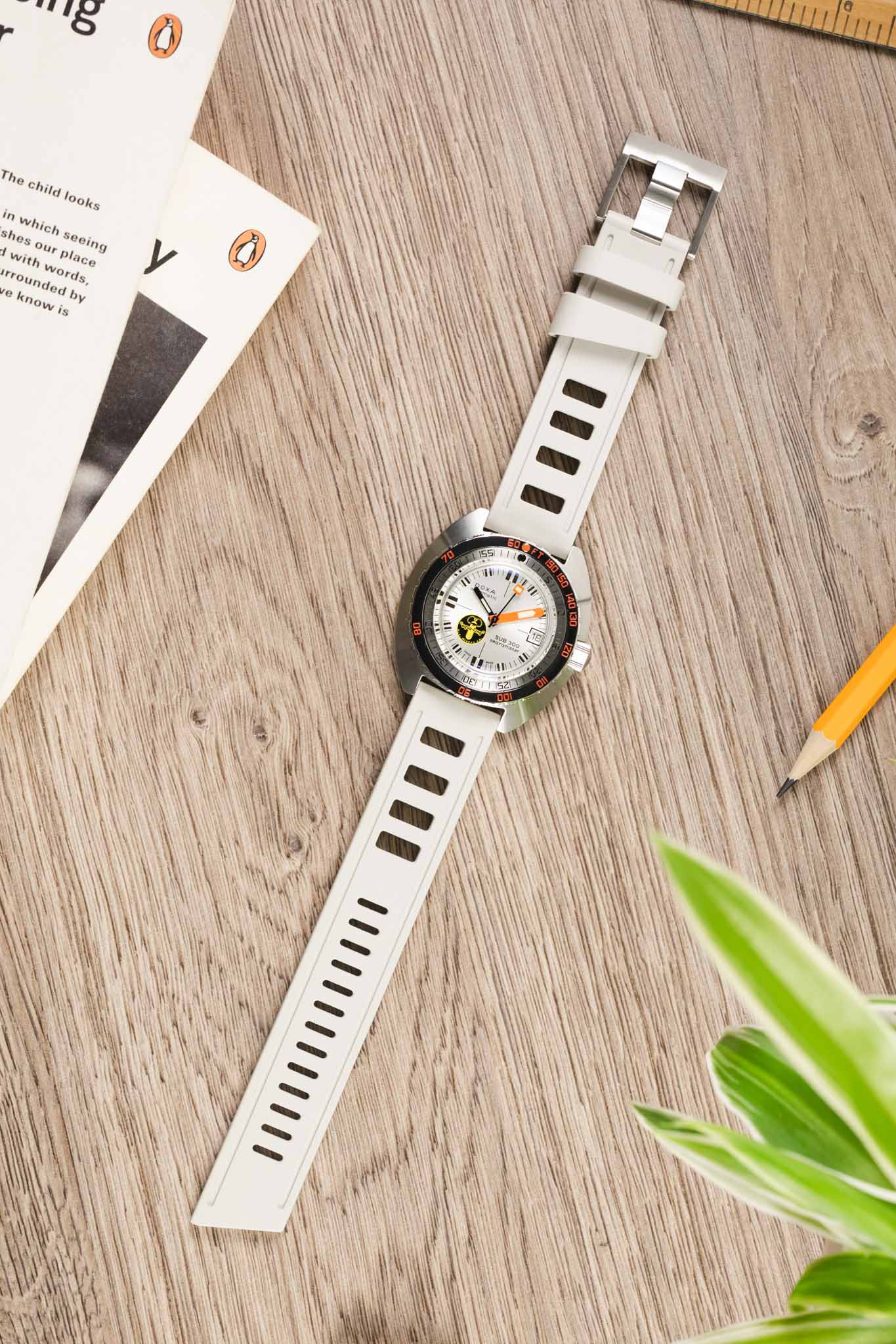 ISOfrane Rubber Dive Watch Strap in LIGHT GREY - Image 4