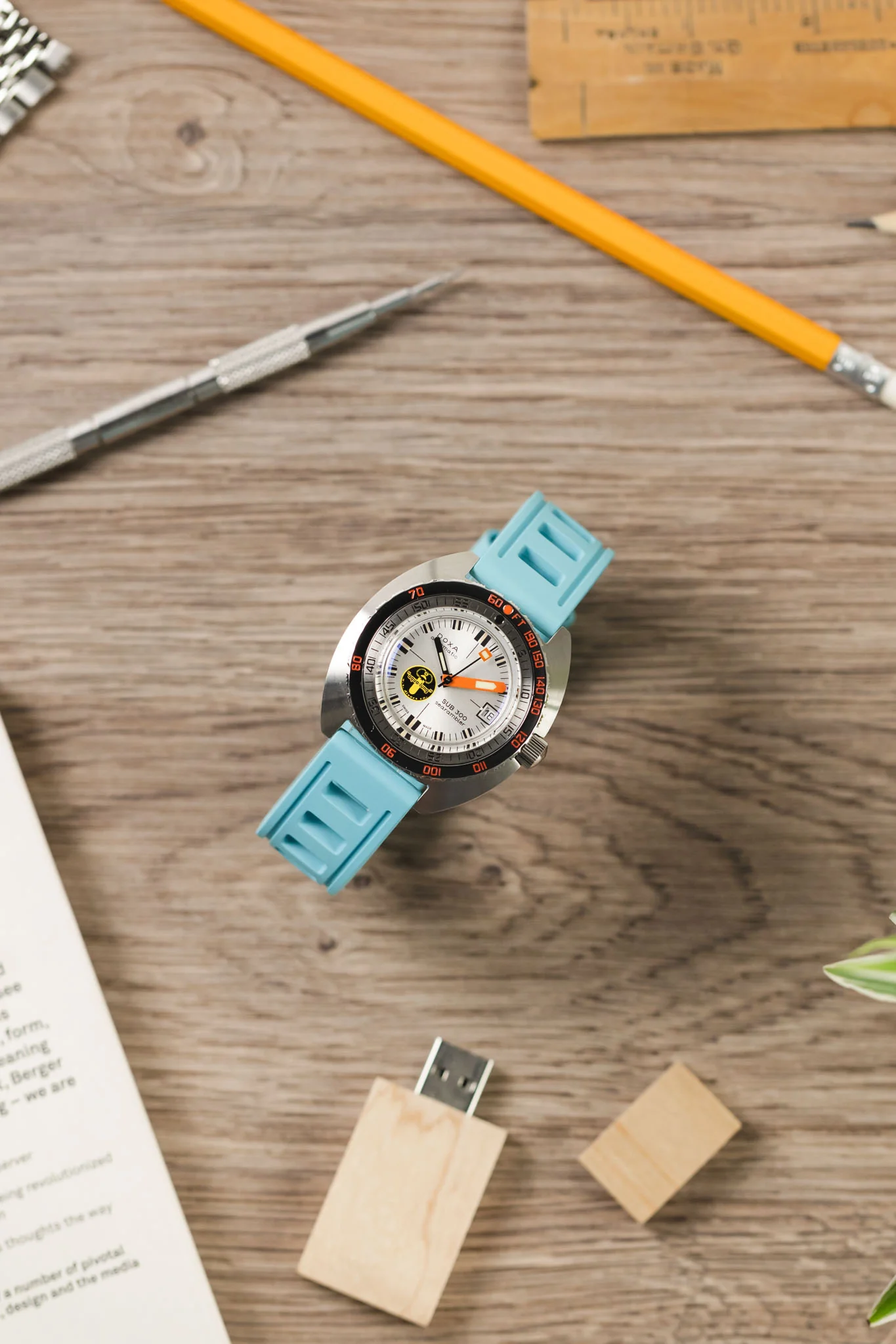 ISOfrane Rubber Dive Watch Strap in TURQUOISE - Image 4