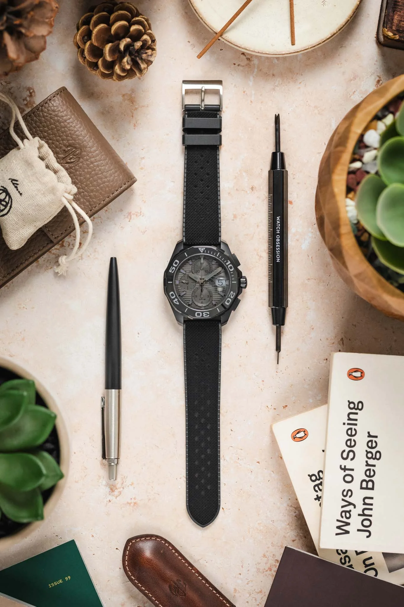 ISOSWISS WAFFLE Textured Rubber Diving Watch Strap in BLACK - Image 8
