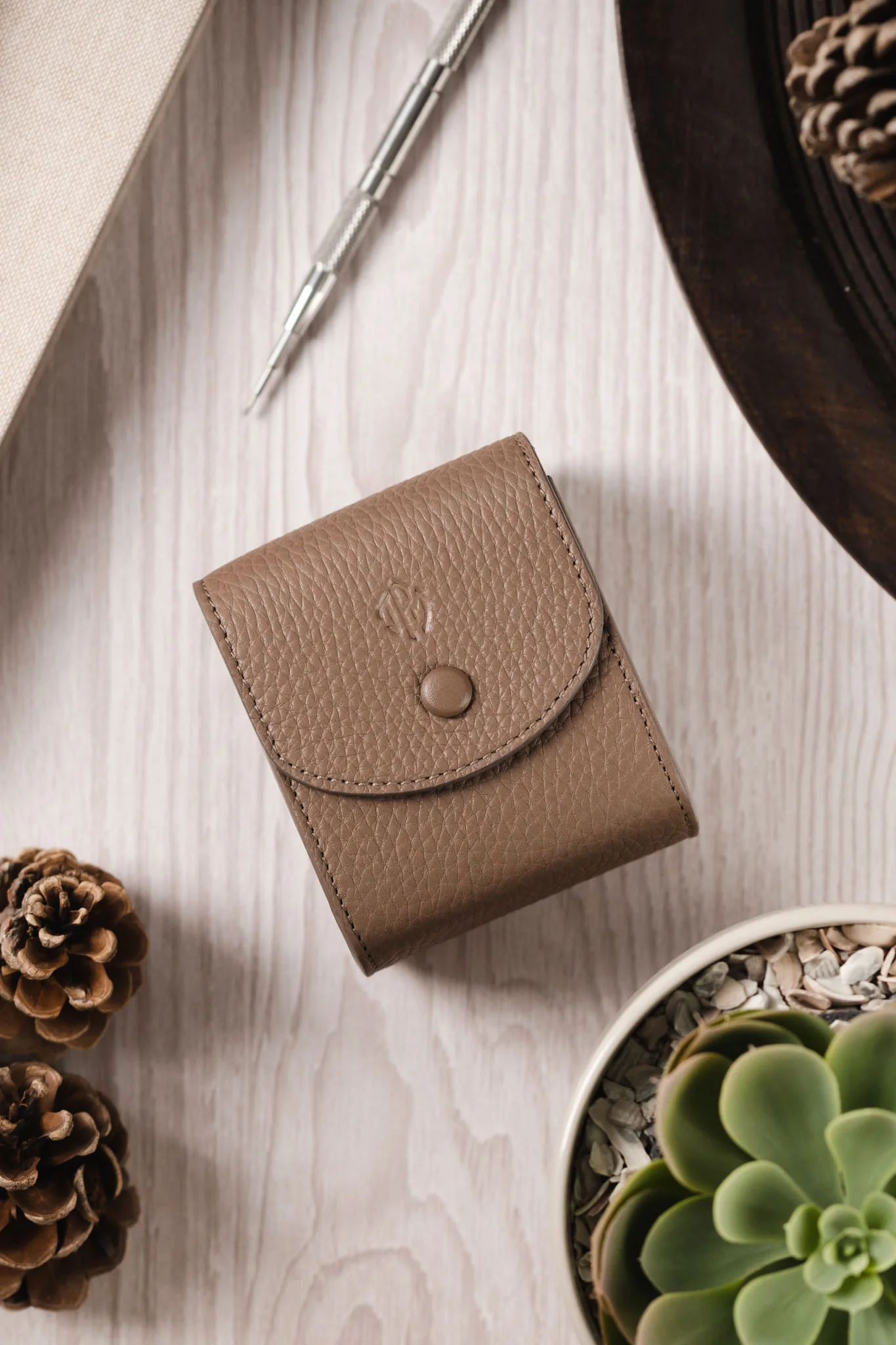 JPM Cubo Single Watch Travel Case in TAUPE - Image 4