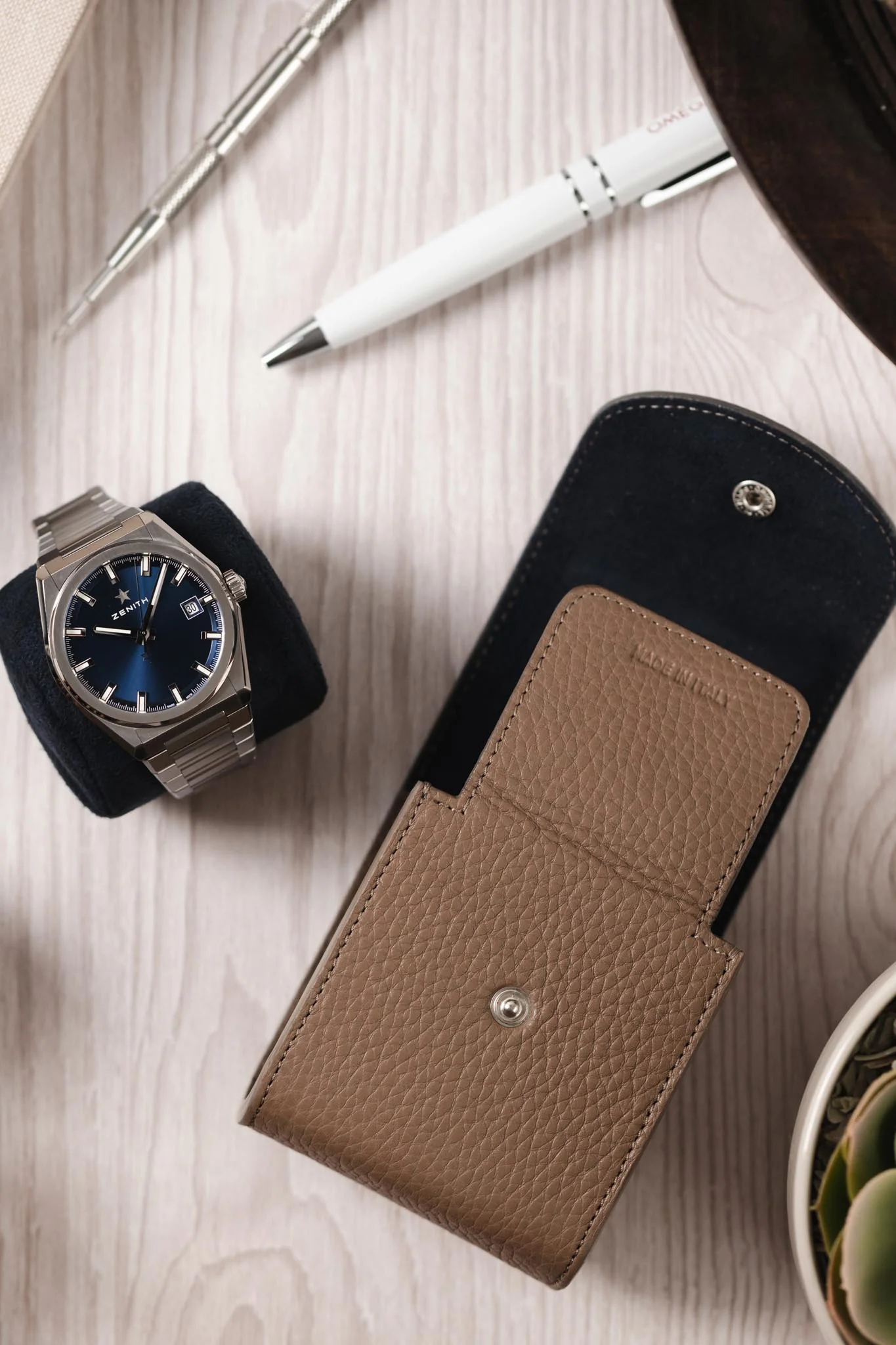 JPM Cubo Single Watch Travel Case in TAUPE - Image 6