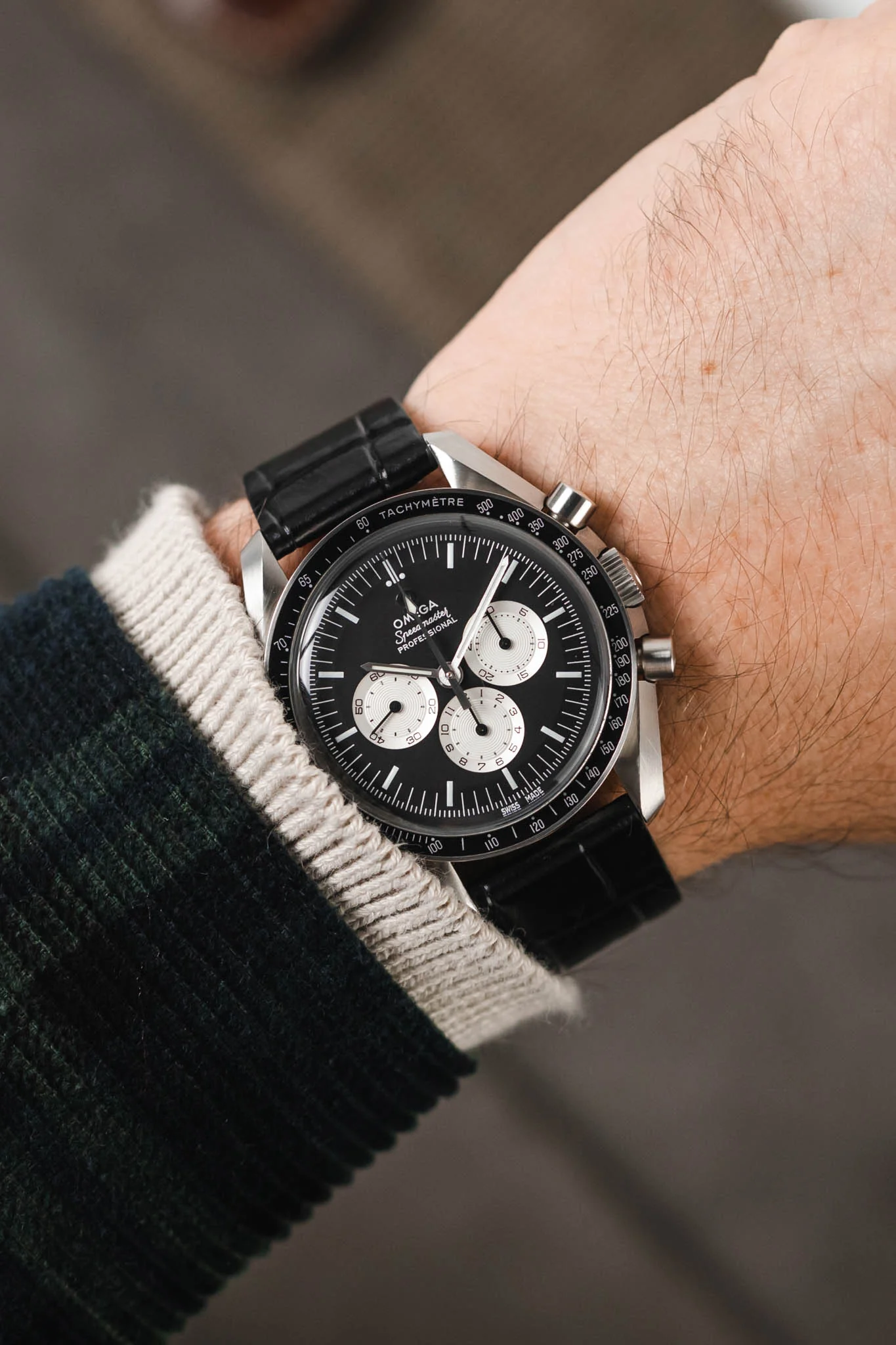 JPM Italian Alligator-Embossed Calfskin Leather Watch Strap in BLACK - Image 2
