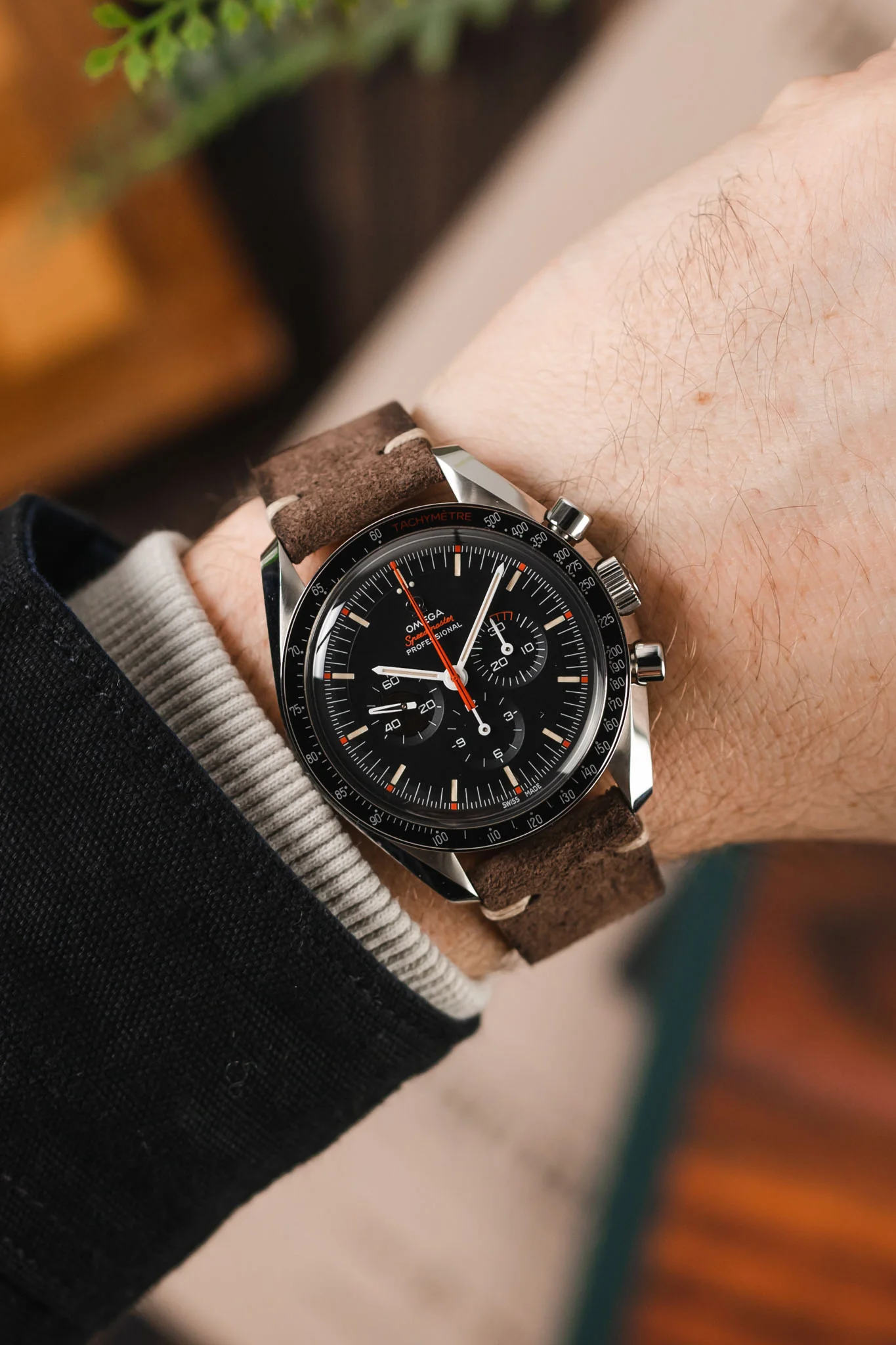 JPM Italian Distressed Tasso Leather Watch Strap in BROWN - Image 2