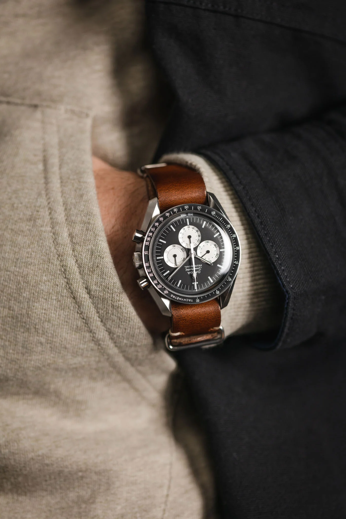 JPM Italian Leather One-Piece Watch Strap in DISTRESSED BROWN - Image 5