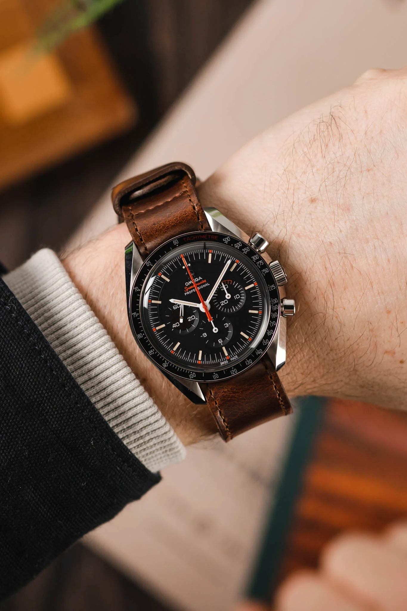 JPM Italian Leather One-Piece Watch Strap in DISTRESSED BROWN with Single Leather Keeper - Image 2