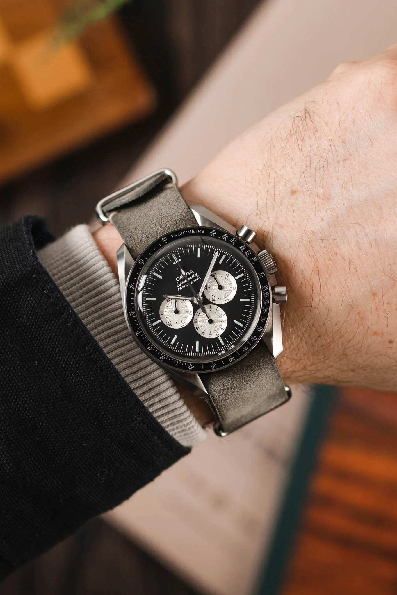 JPM Italian Leather One-Piece Watch Strap in TASSO GREY - Image 2
