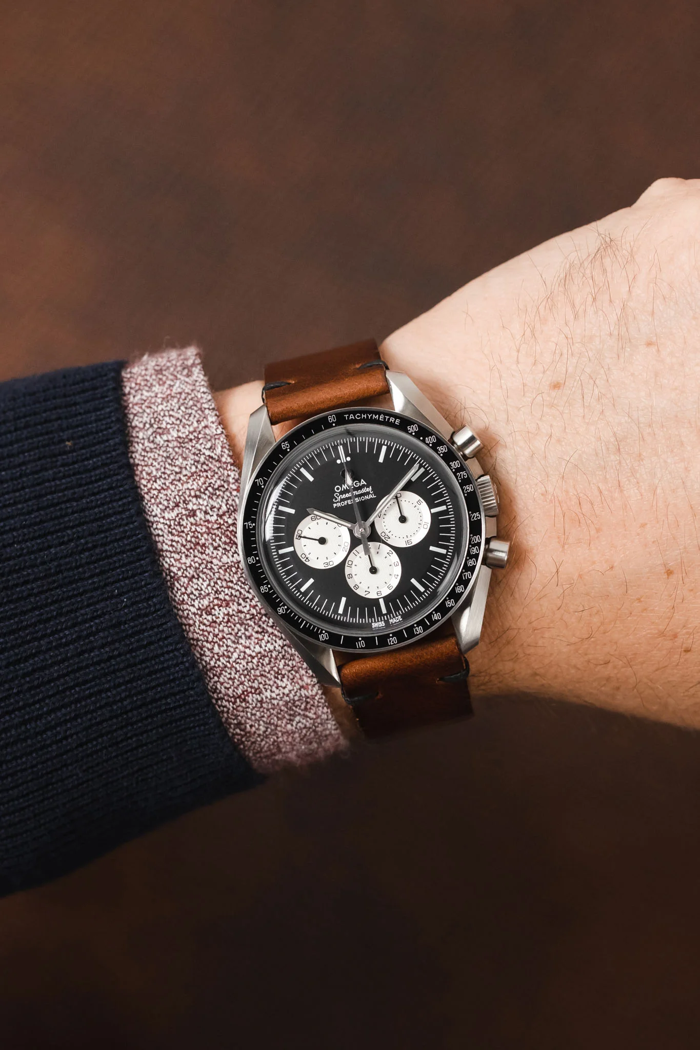 JPM NERO Vintage Leather Watch Strap in DISTRESSED BROWN - Image 2