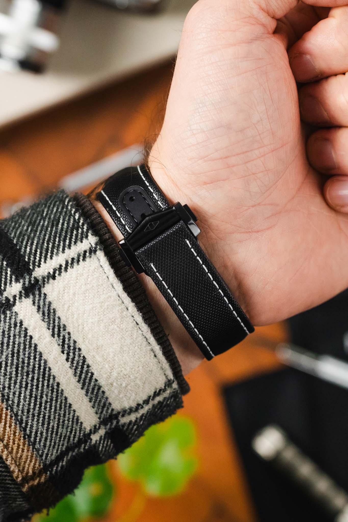 Artem Straps Loop-less™ Deployment Clasp – Diamond-Like Carbon - Image 2