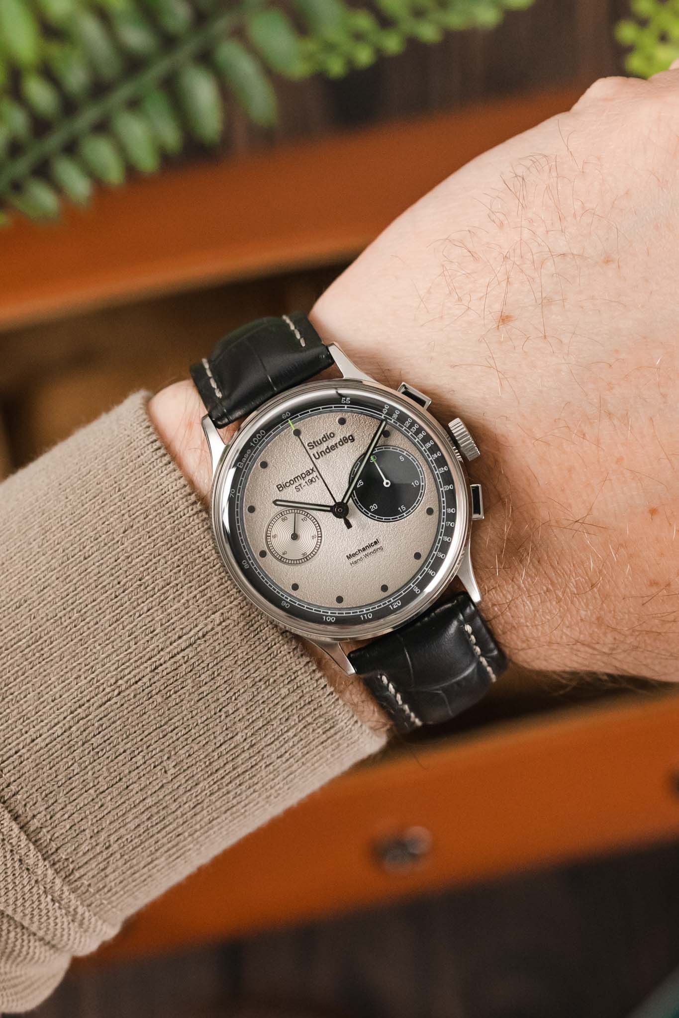 Morellato PLUS Alligator-Embossed Calfskin Leather Watch Strap in BLACK - Image 2