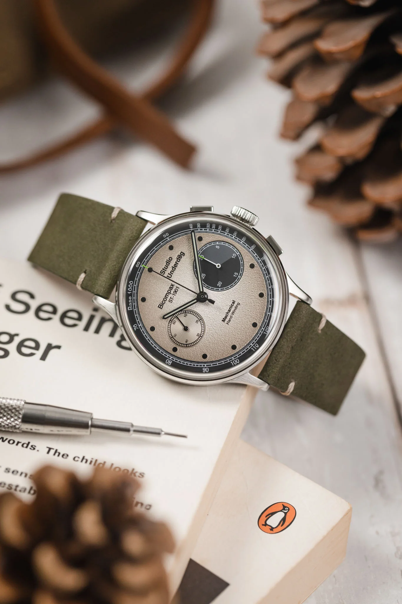 Morellato POLLOCK Vintage Lug-Stitched Calfskin Leather Watch Strap in GREEN - Image 4