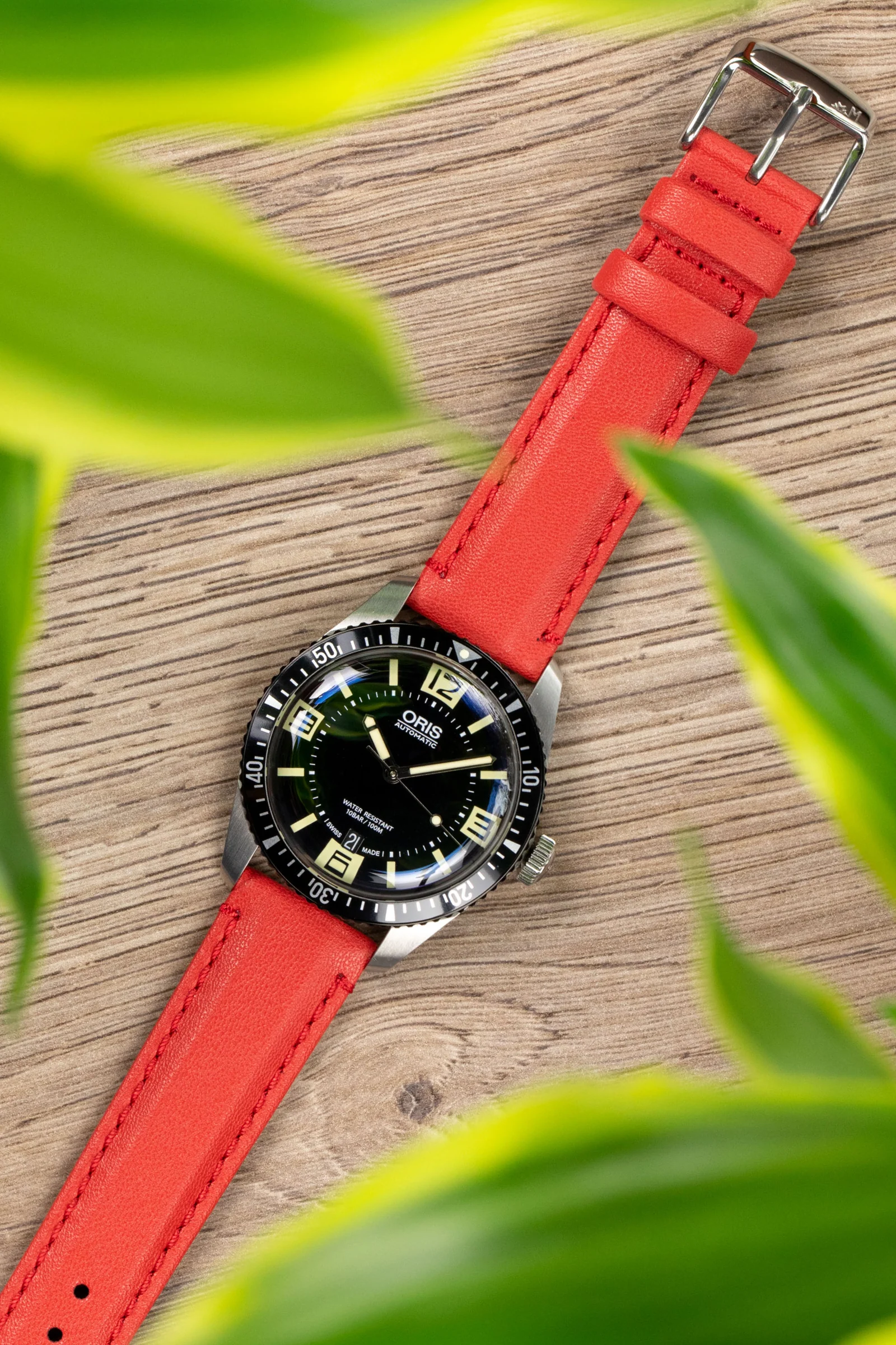 Morellato ROWING Water-Resistant Calfskin Leather Watch Strap in RED - Image 2
