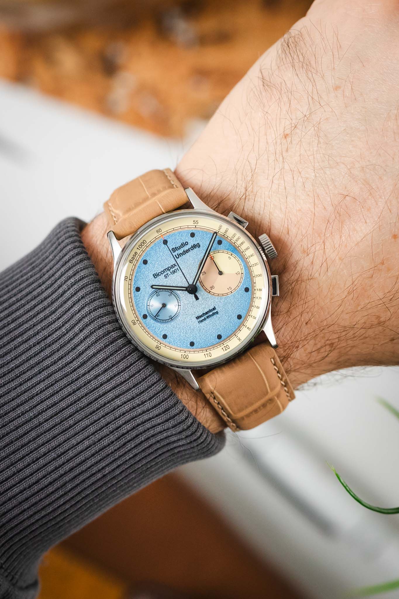 Morellato SOCCER Alligator-Embossed Calfskin Leather Watch Strap in BEIGE - Image 2