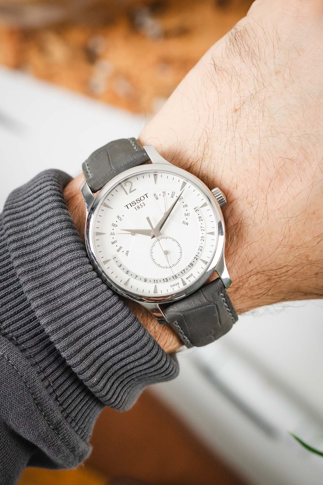 Morellato SOCCER Alligator-Embossed Calfskin Leather Watch Strap in GREY - Image 2