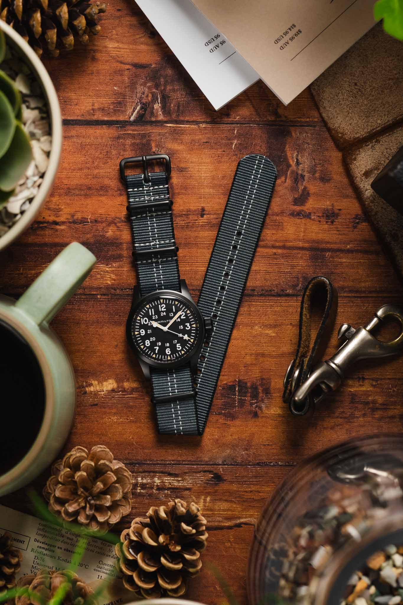 Nylon Centre-Stitch Strap in GREY with White Stitch and PVD Buckle & Keepers - Image 6