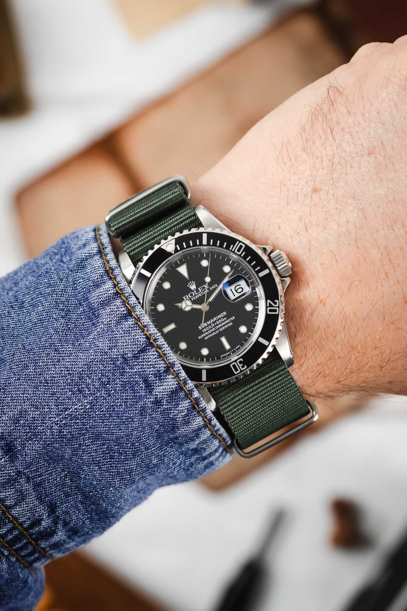 Nylon Watch Strap in DARK GREY with Brushed Buckle & Keepers - Image 2