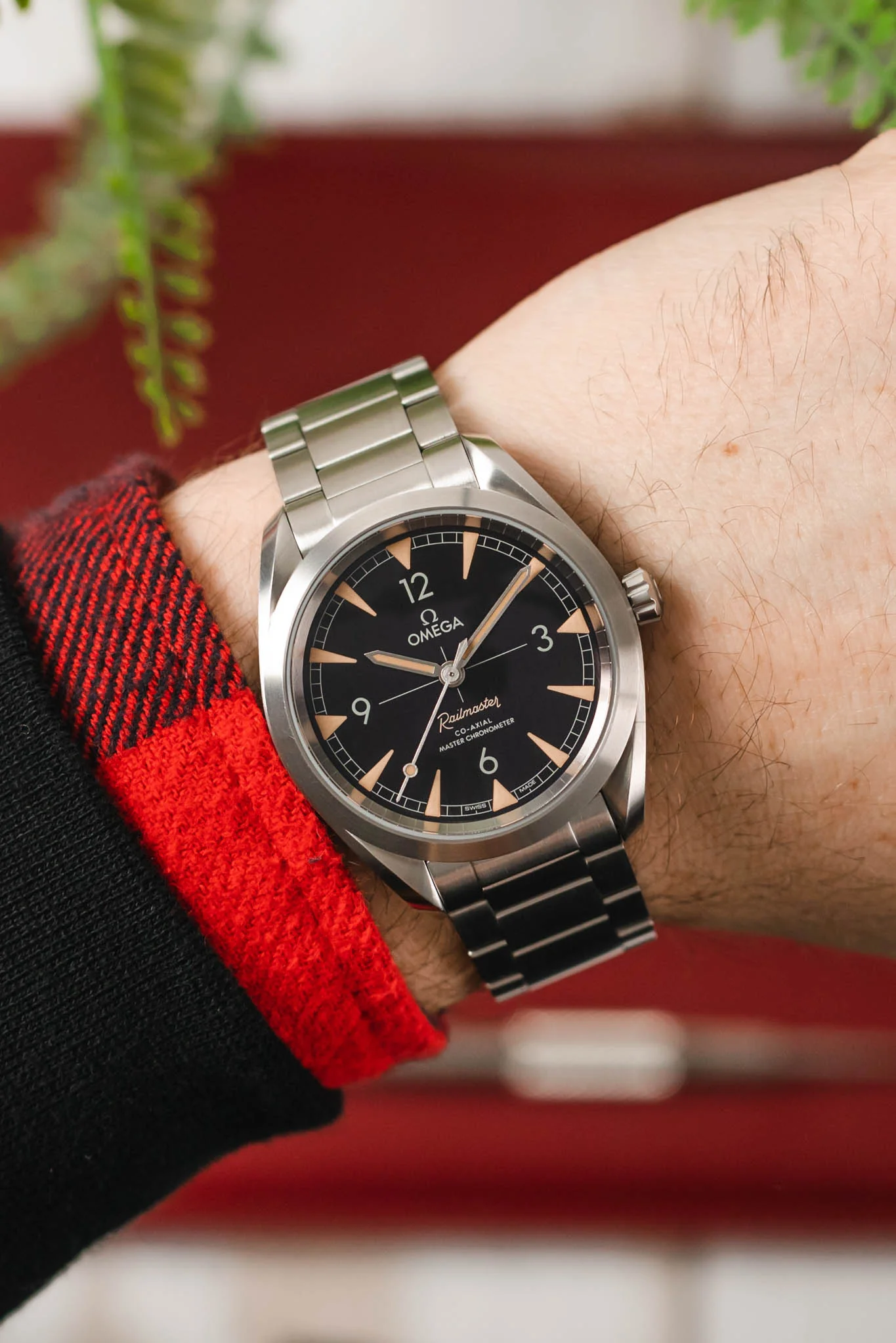 OMEGA 220.10.40.20.01.001 Seamaster Railmaster 40mm Co-Axial Master Chronometer - Brushed Black Dial - Image 2