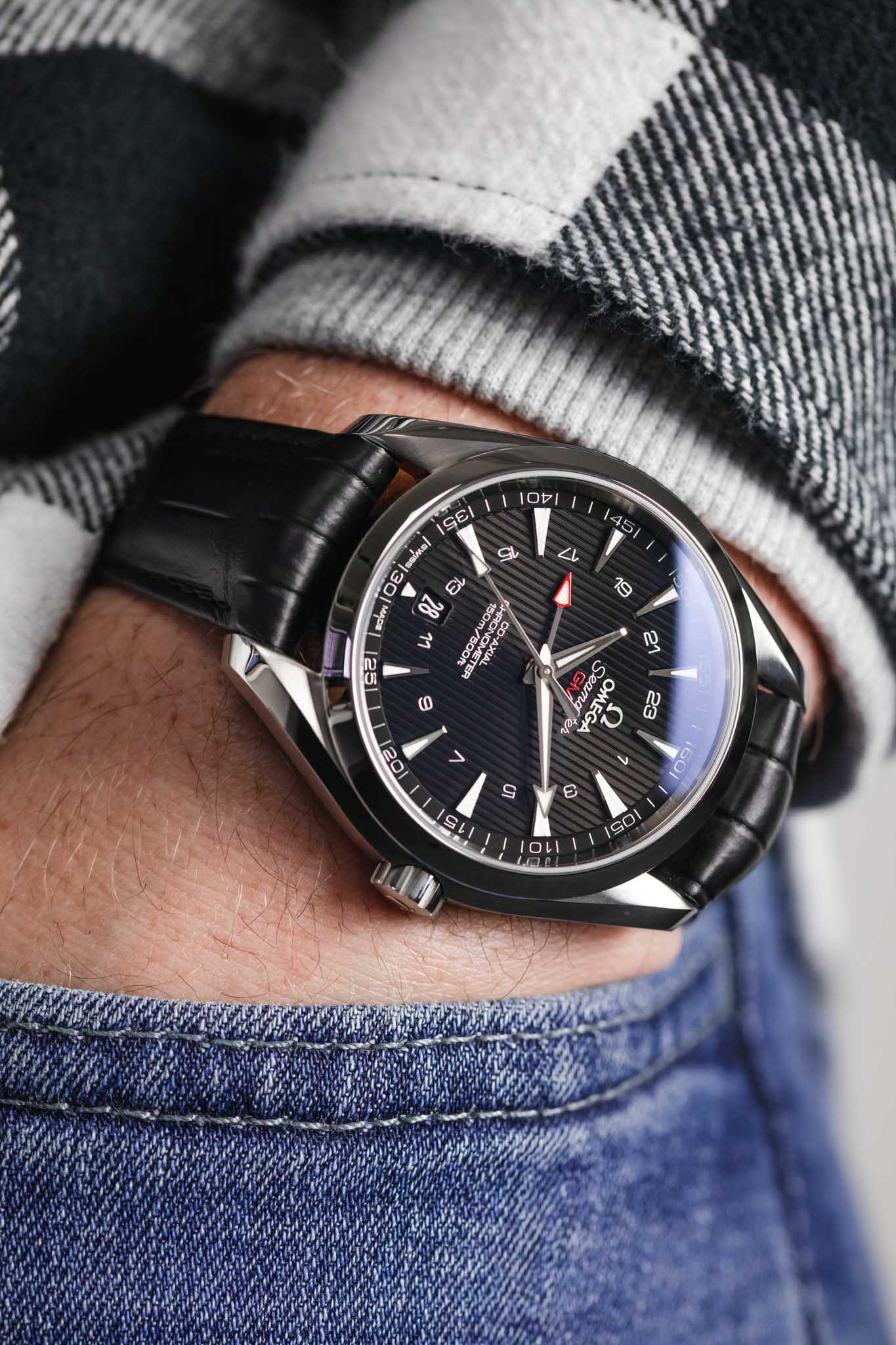 OMEGA Seamaster Aqua Terra GMT 150m Co‑Axial Chronometer 43mm  - Black Teaked Dial & Black Alligator Strap - Image 6