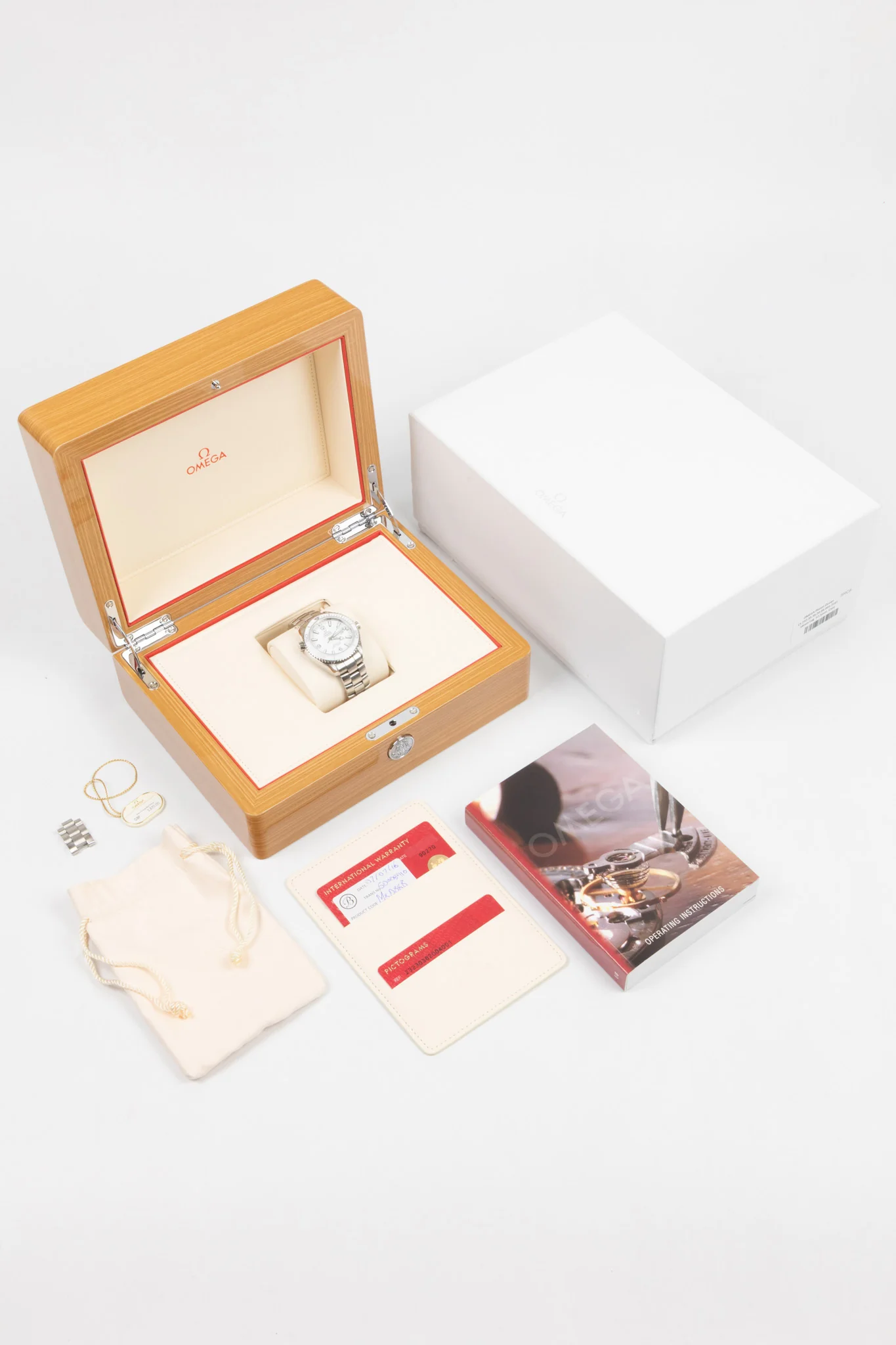 OMEGA Seamaster Planet Ocean Mid Size - Image 10