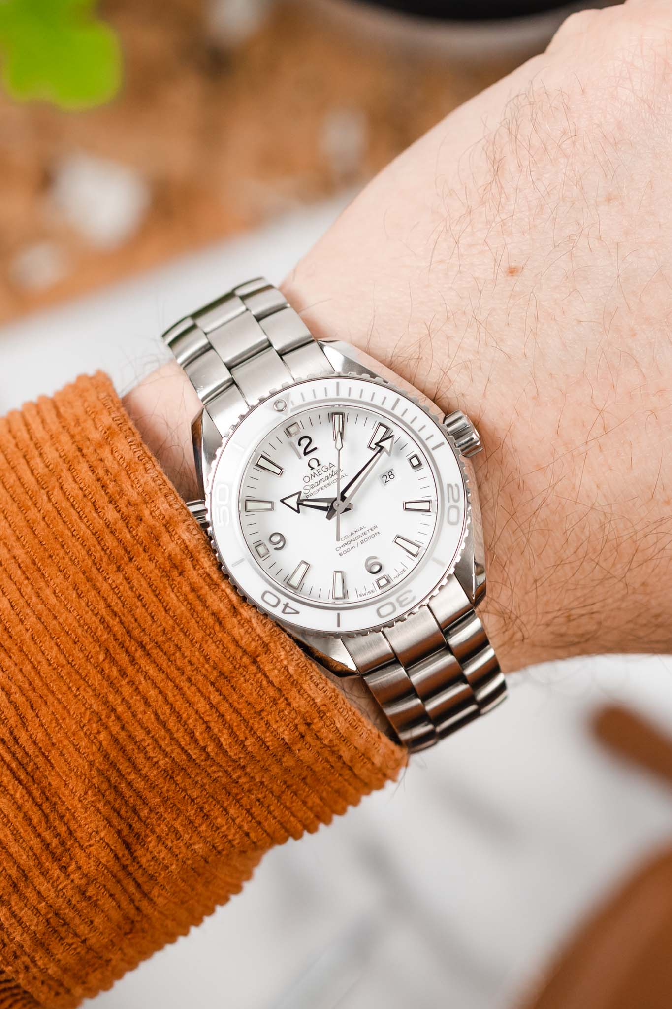 OMEGA Seamaster Planet Ocean Mid Size - Image 2
