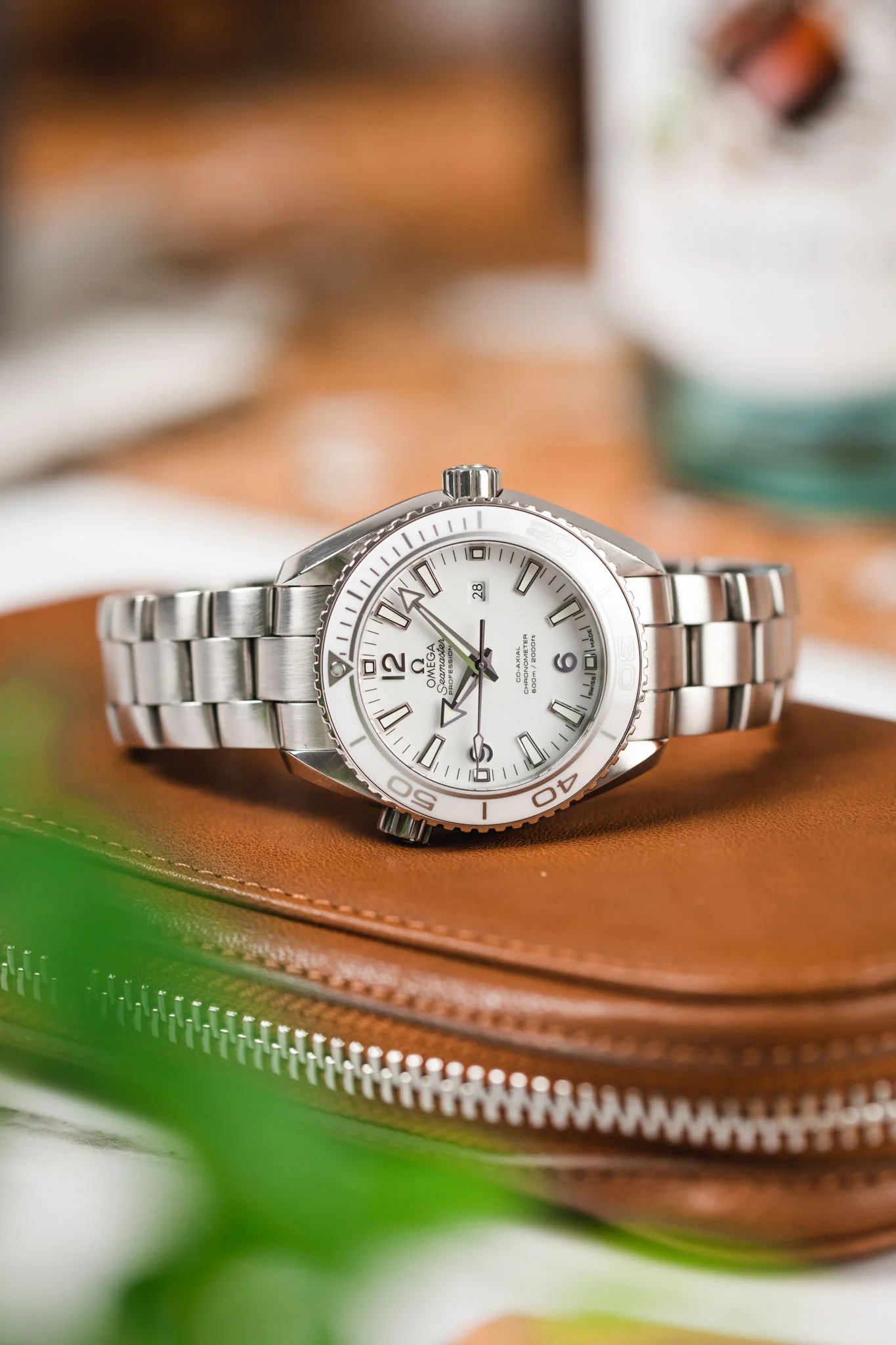 OMEGA Seamaster Planet Ocean Mid Size - Image 4
