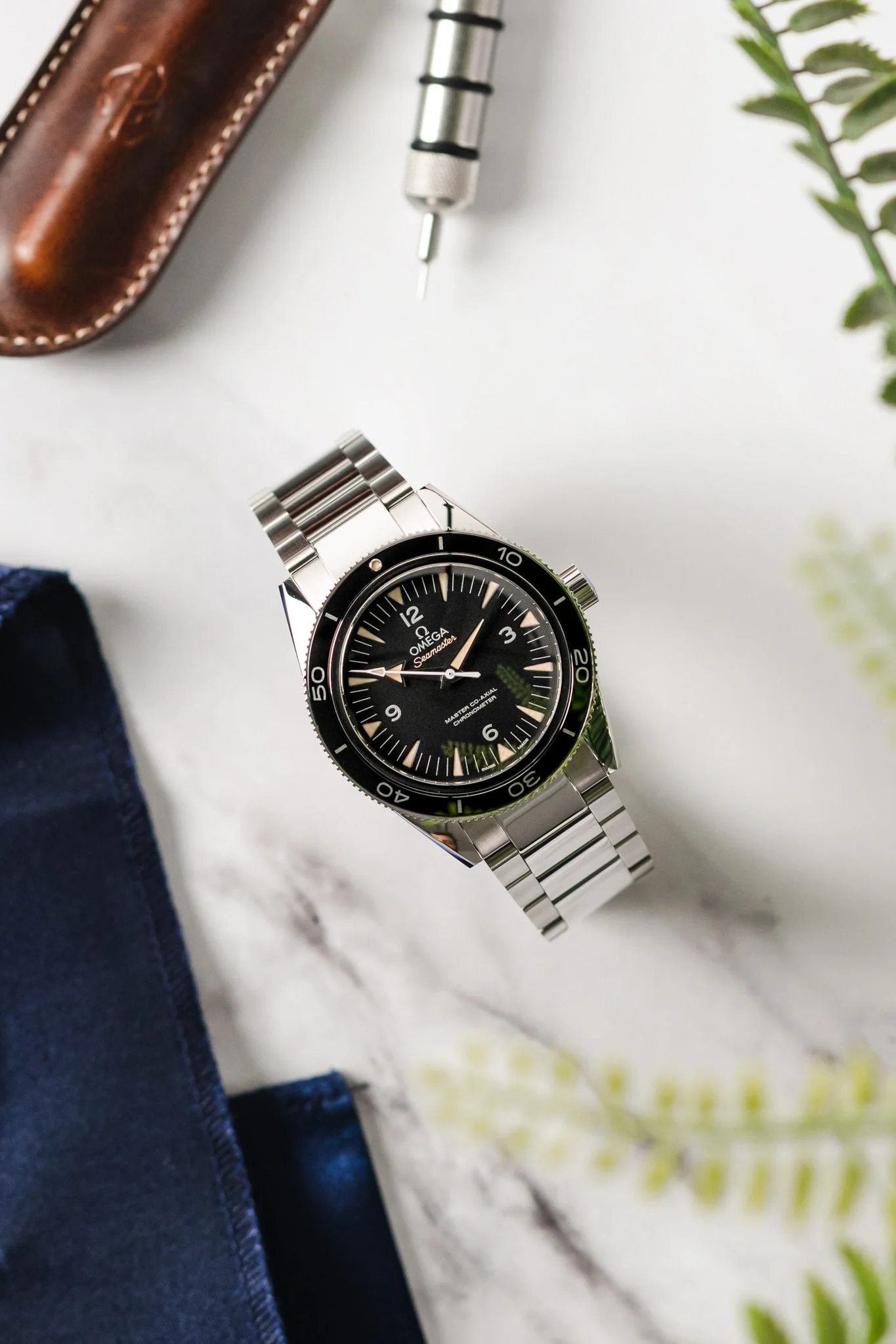 OMEGA 233.30.41.21.01.001 Seamaster 300 Master Co-Axial Chronometer 41mm - Black Dial - Image 4