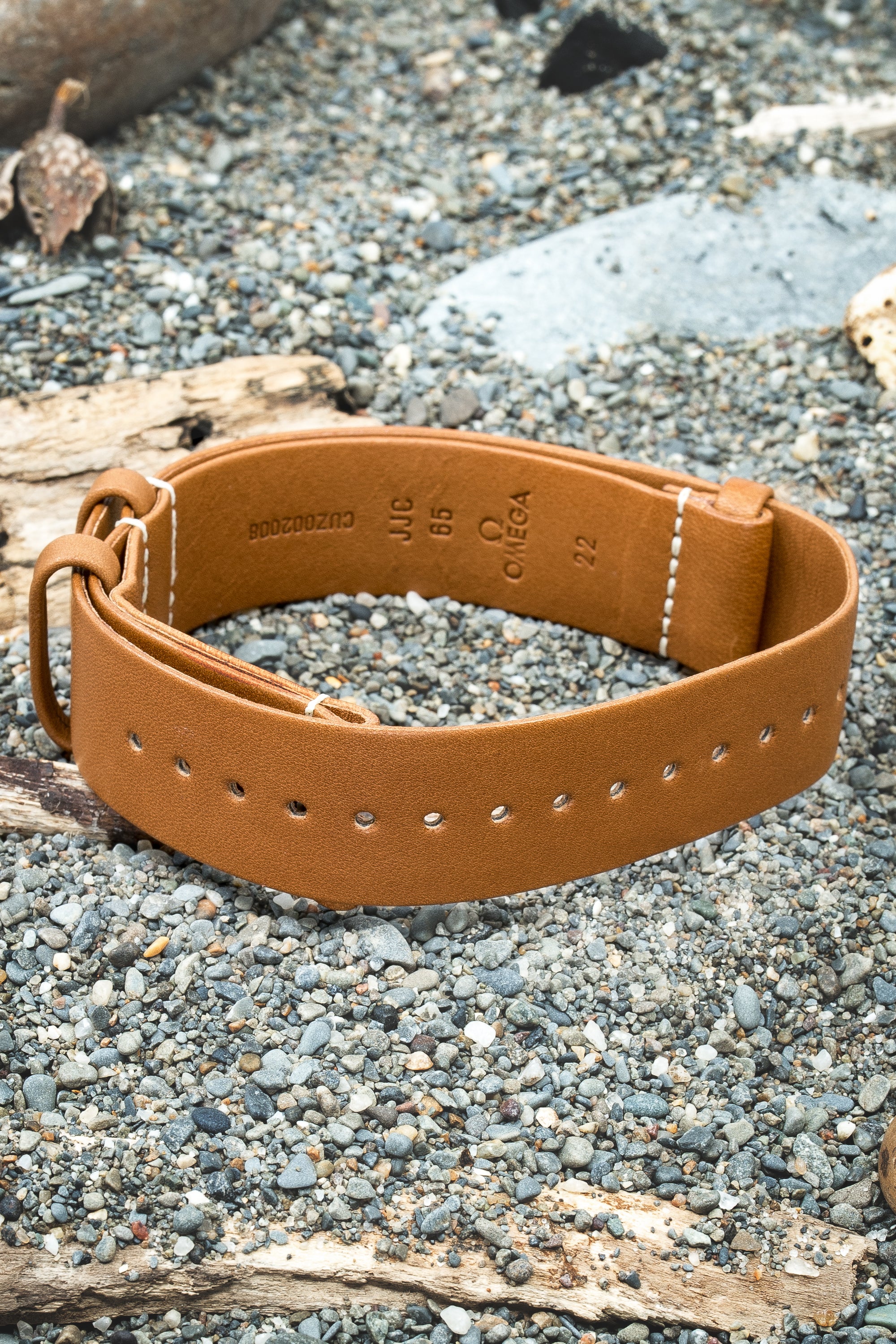 OMEGA Novonappa Leather One-Piece Watch Strap in GOLD BROWN - Image 2
