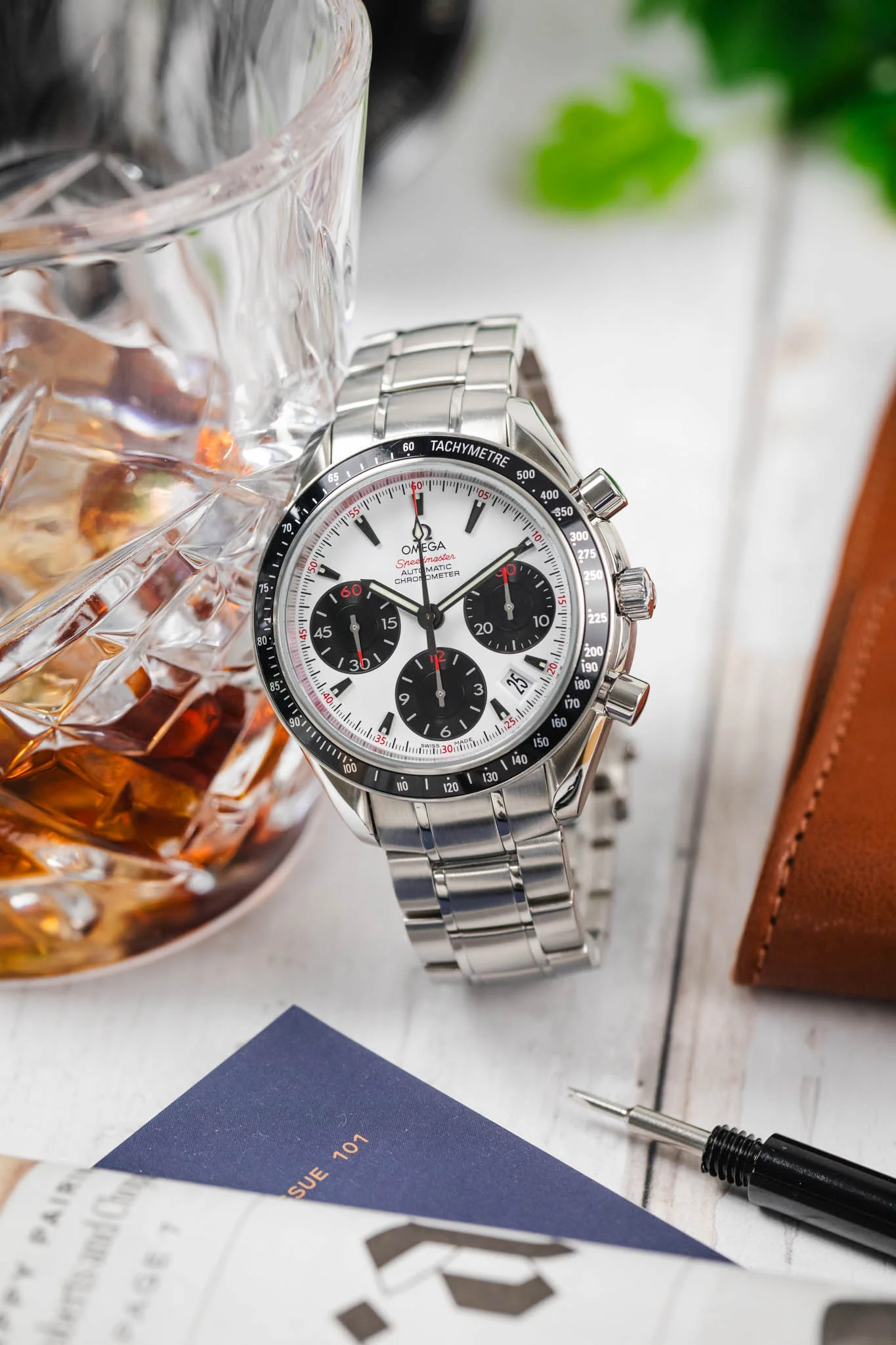 OMEGA Speedmaster Date 40mm - Panda Dial - Image 4