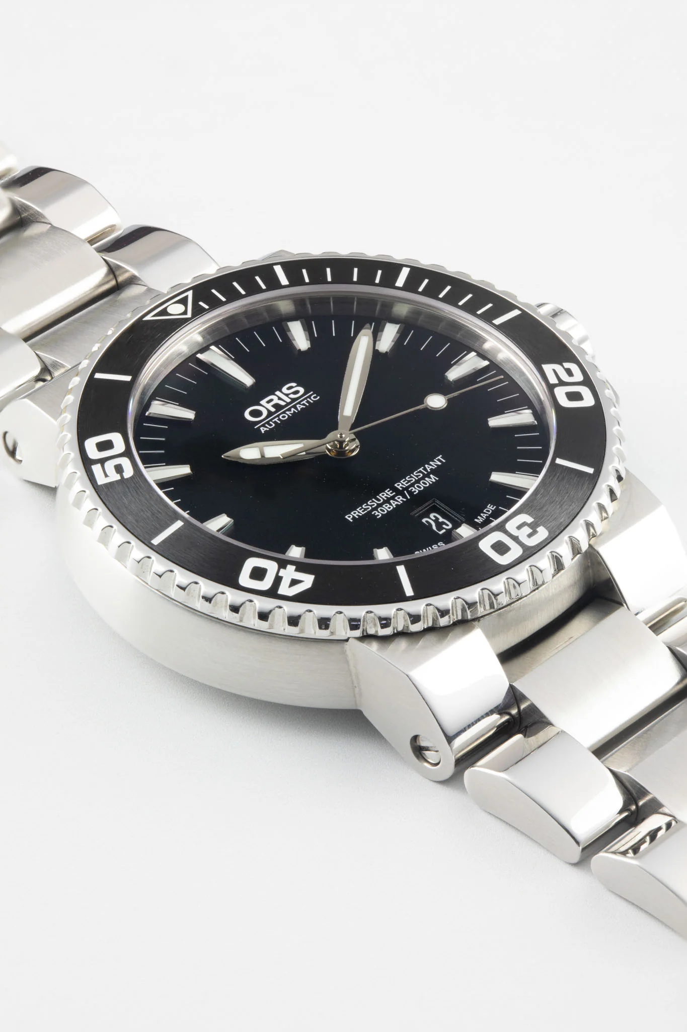 ORIS Aquis Date Dive Watch - Black Dial - Image 5
