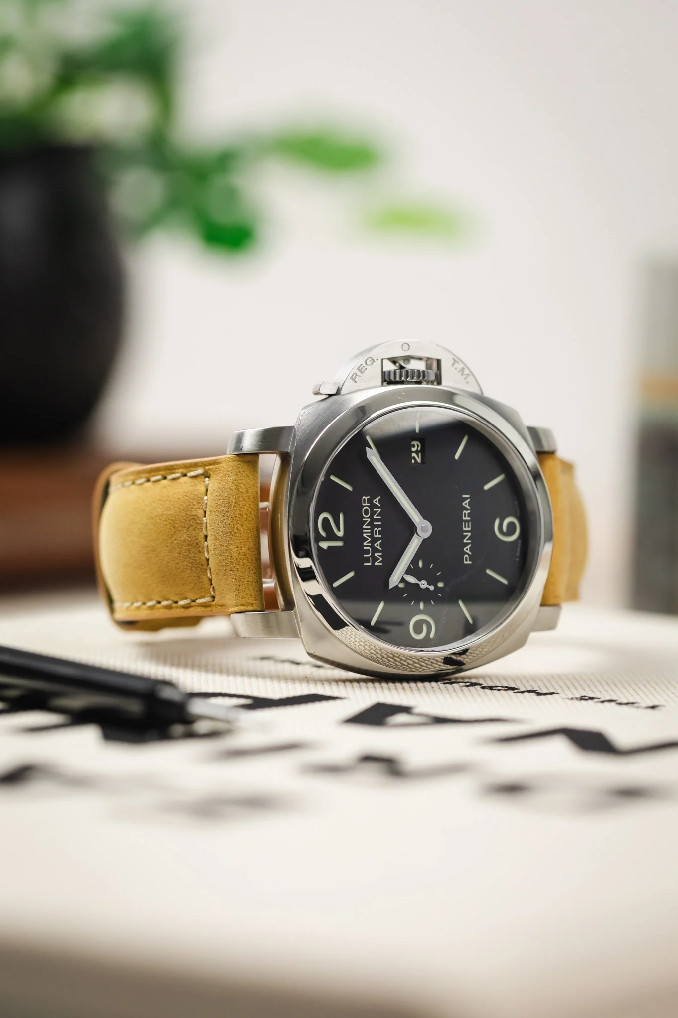 Padded Crazy Horse Watch Strap in TAN - Image 4