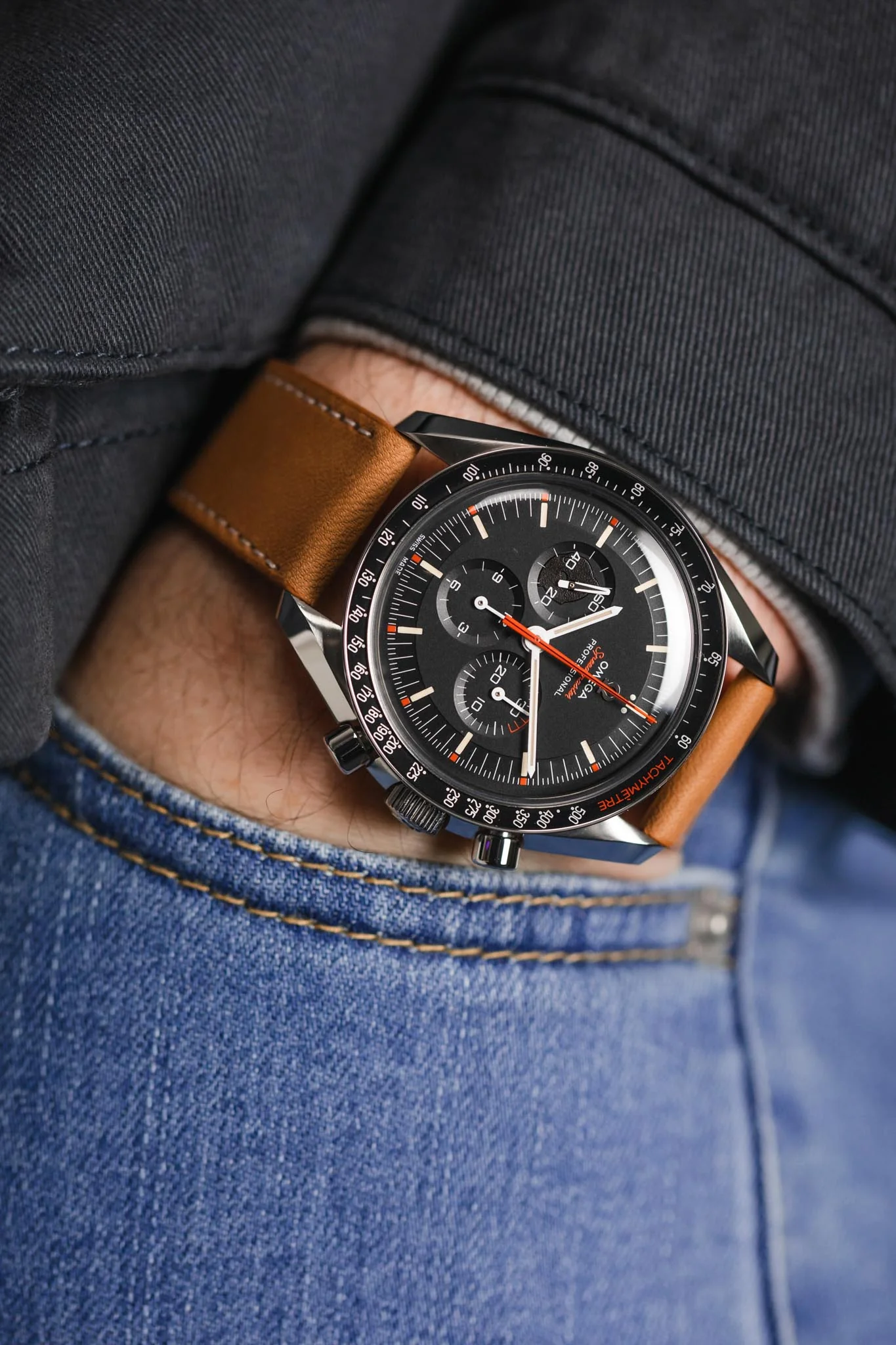 Pebro CLASSIC Unpadded Calfskin Leather Watch Strap in COGNAC - Image 4
