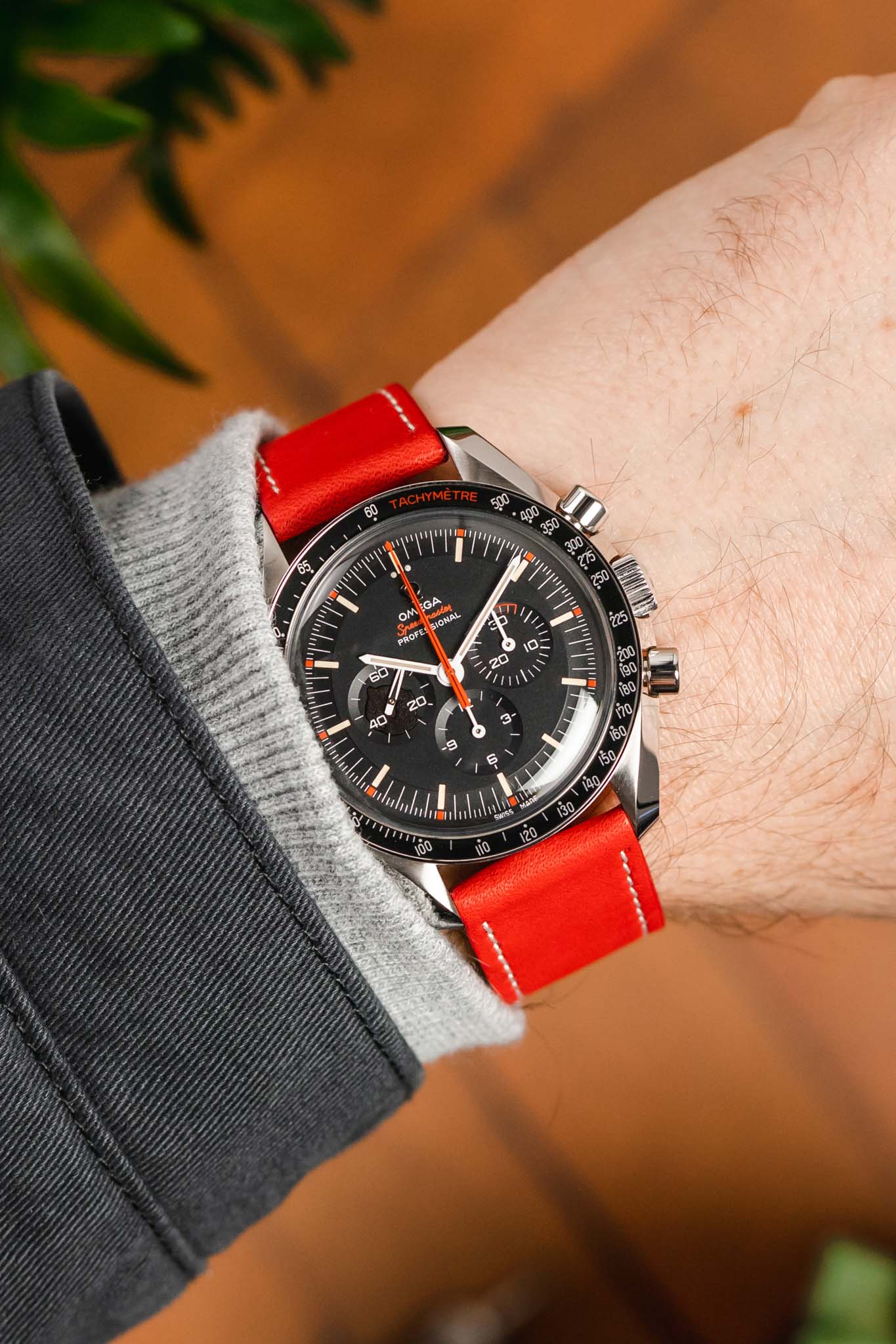 Pebro CLASSIC Unpadded Calfskin Leather Watch Strap in RED - Image 2
