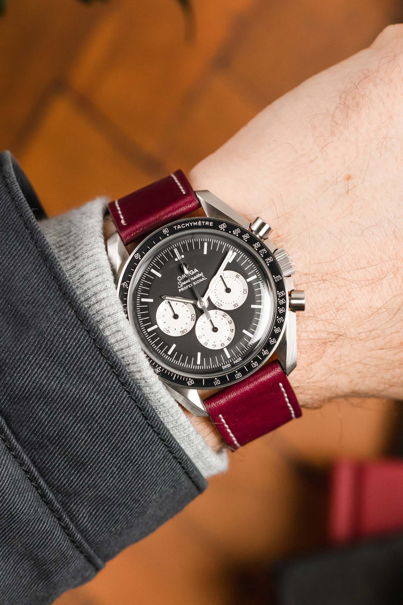 Pebro CLASSIC Unpadded Calfskin Leather Watch Strap in WINE RED - Image 2
