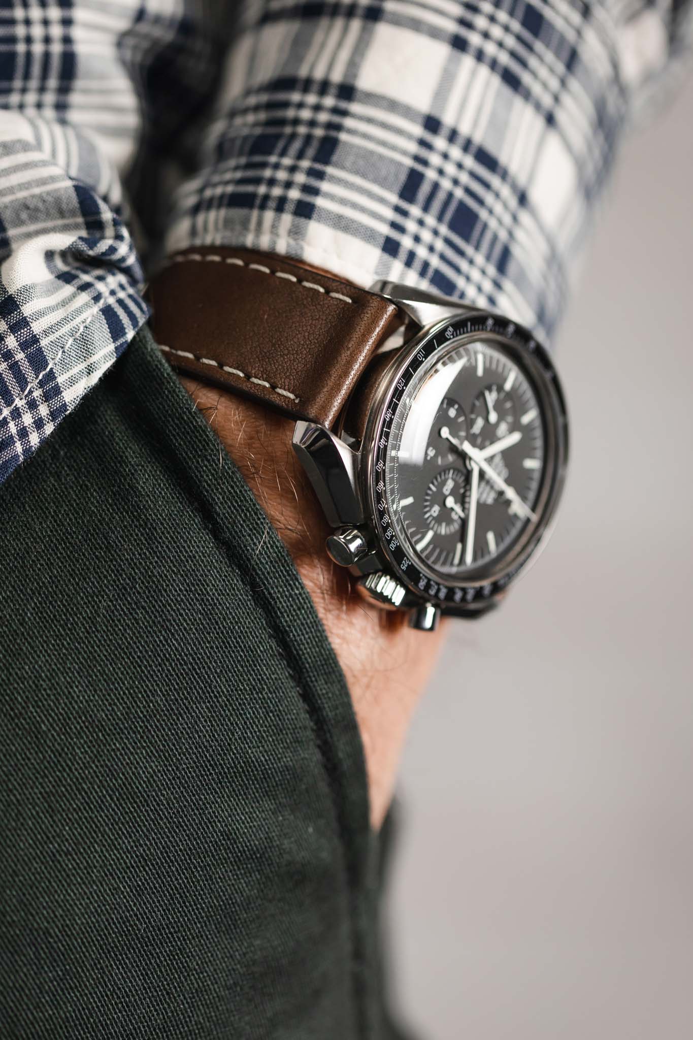 Pebro HALF-STITCH Calfskin Leather Watch Strap in DARK BROWN - Image 6