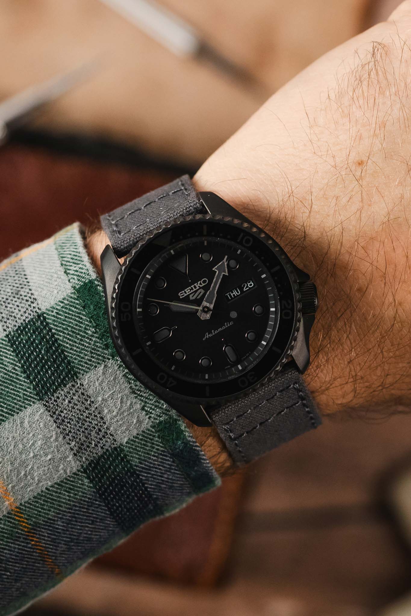 Quick-Release Canvas Watch Strap in GREY - Image 2