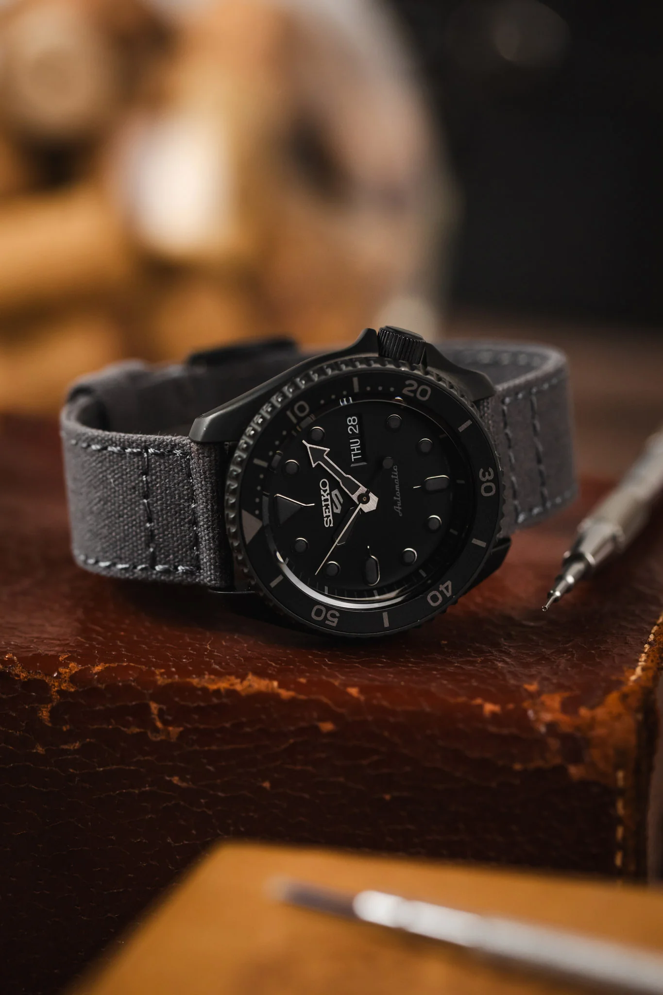 Quick-Release Canvas Watch Strap in GREY - Image 4