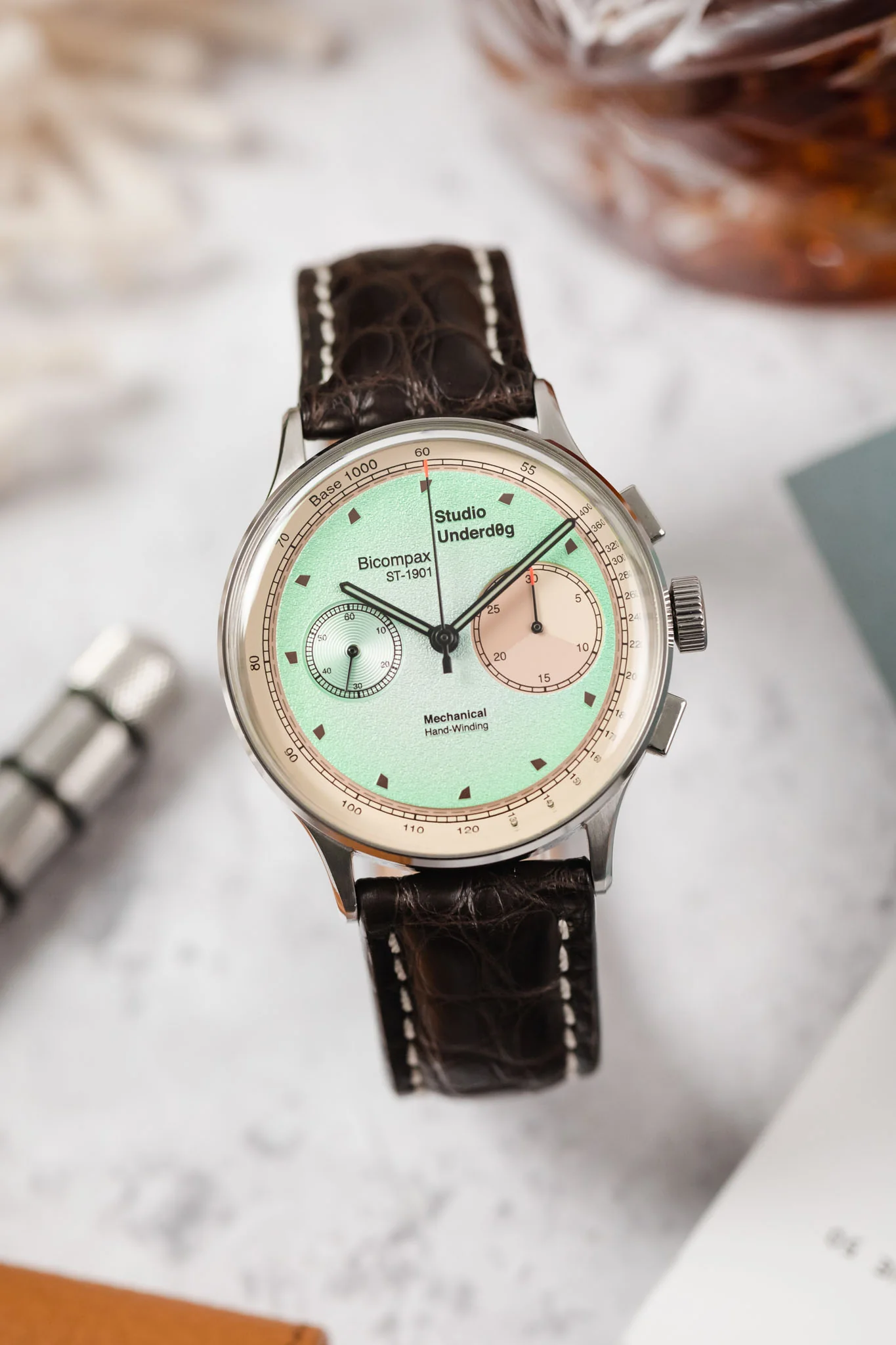 RIOS1931 AMBASSADOR Genuine Alligator Flank Padded Watch Strap in MOCHA - Image 4