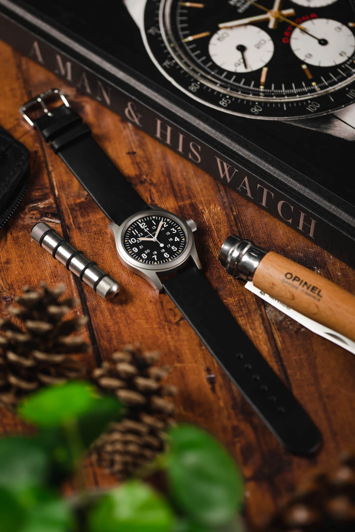 RIOS1931 CLASSIC Low-Profile Leather Watch Strap in BLACK - Image 4