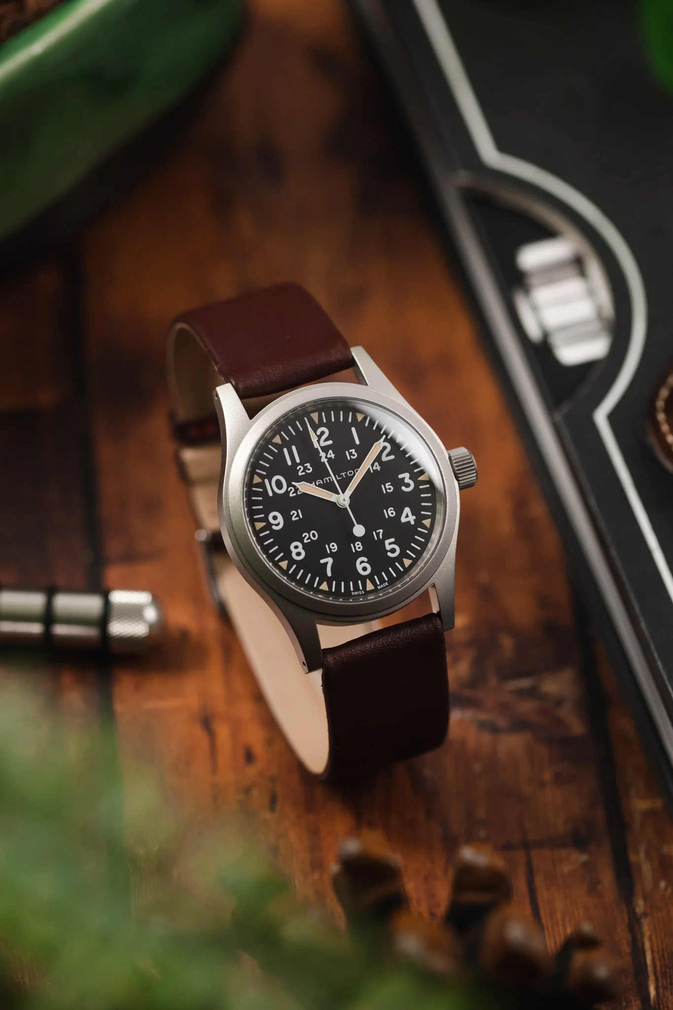 RIOS1931 CLASSIC Low-Profile Leather Watch Strap in BURGUNDY - Image 4