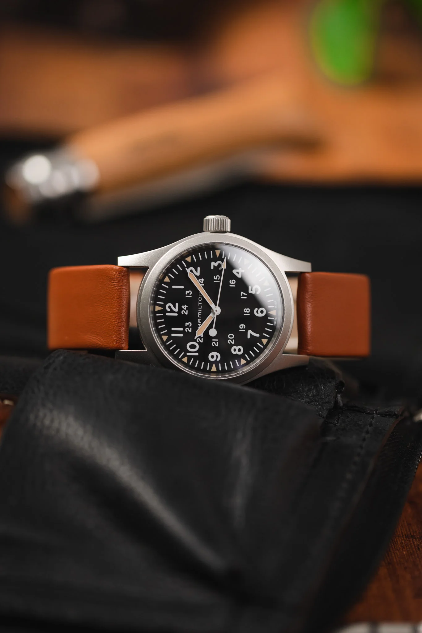 RIOS1931 CLASSIC Low-Profile Leather Watch Strap in COGNAC - Image 4
