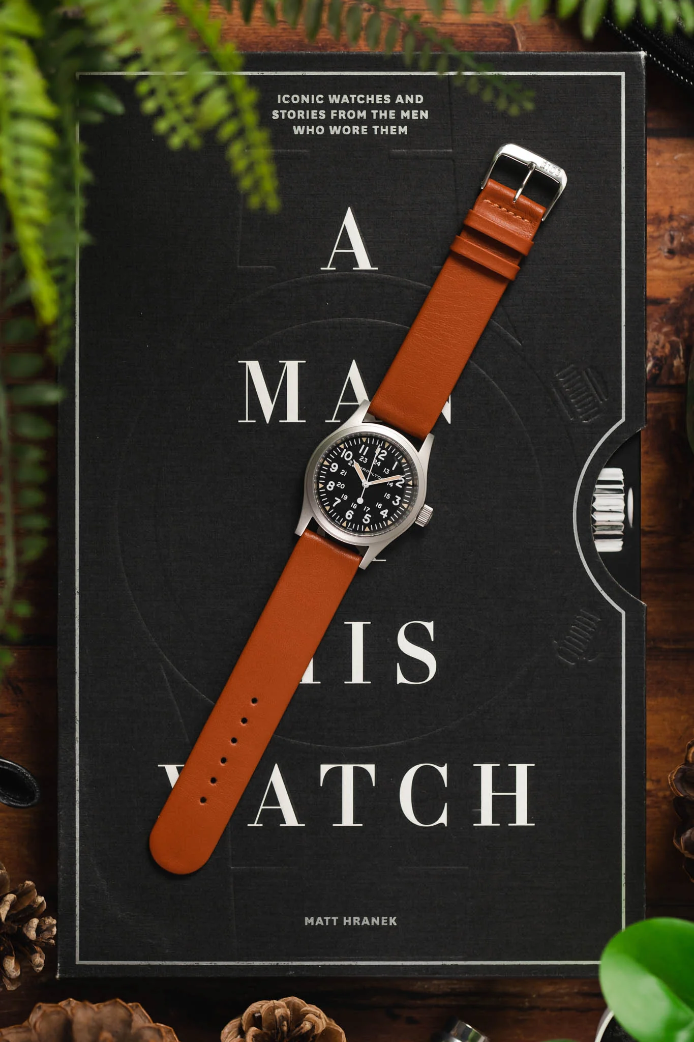 RIOS1931 CLASSIC Low-Profile Leather Watch Strap in COGNAC - Image 9