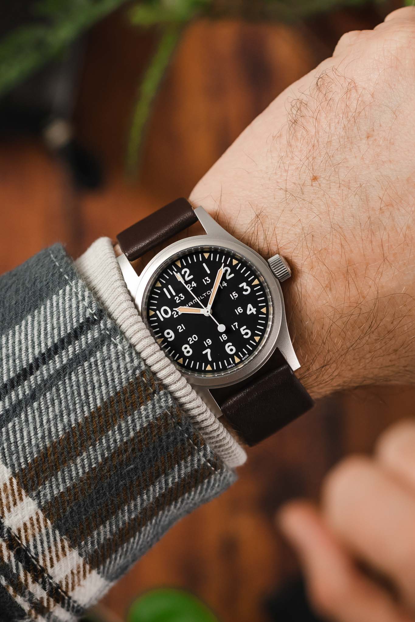 RIOS1931 CLASSIC Low-Profile Leather Watch Strap in MOCHA - Image 2