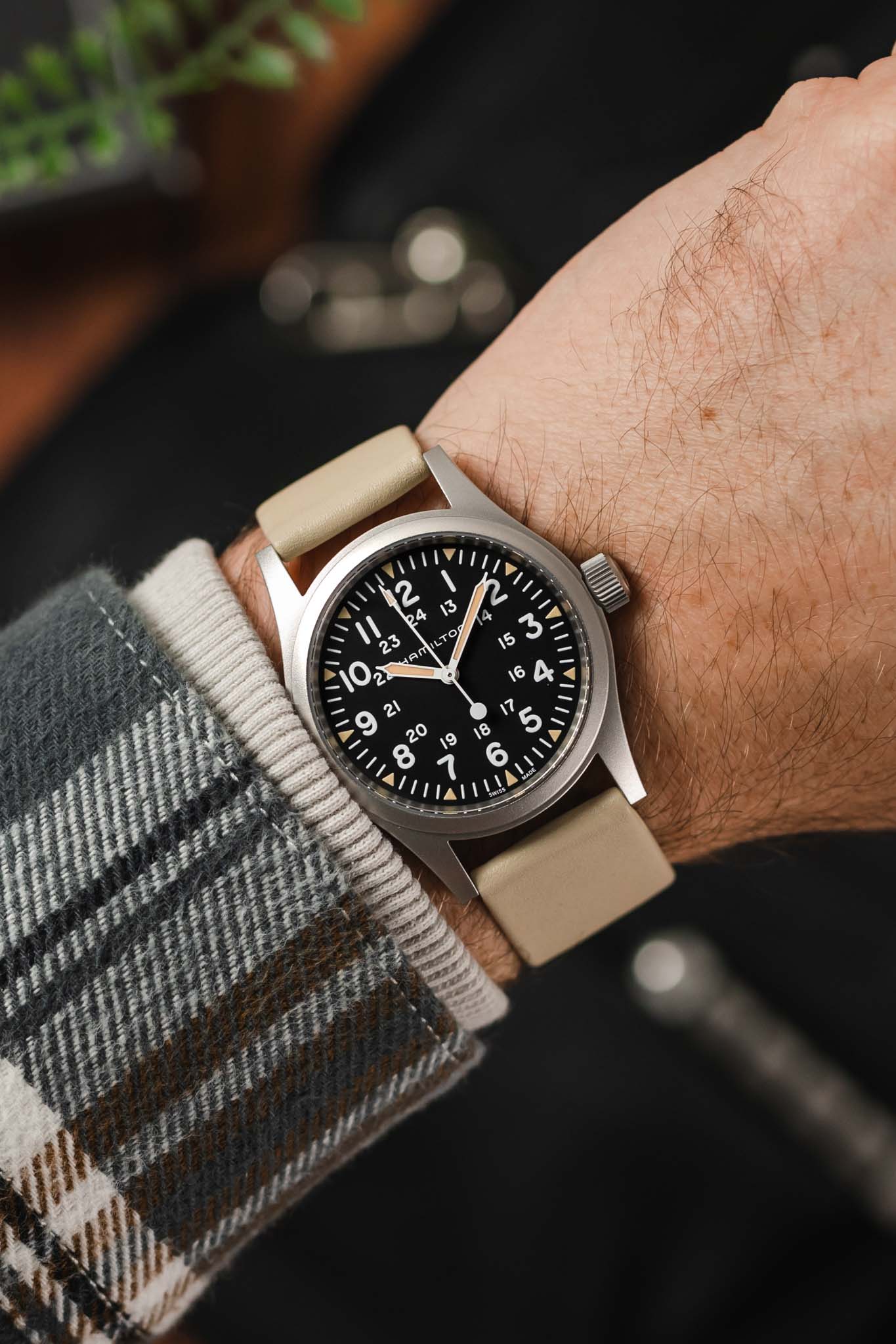 RIOS1931 CLASSIC Low-Profile Leather Watch Strap in SAND - Image 2